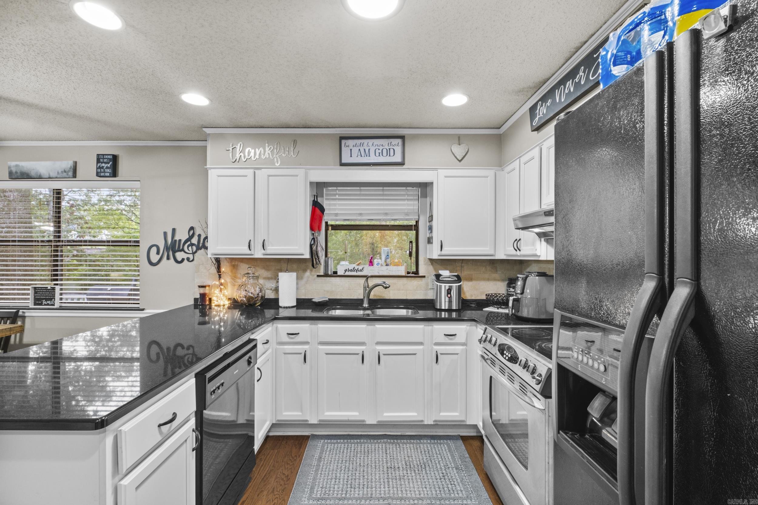 704 Autumnbrook  Sherwood, AR