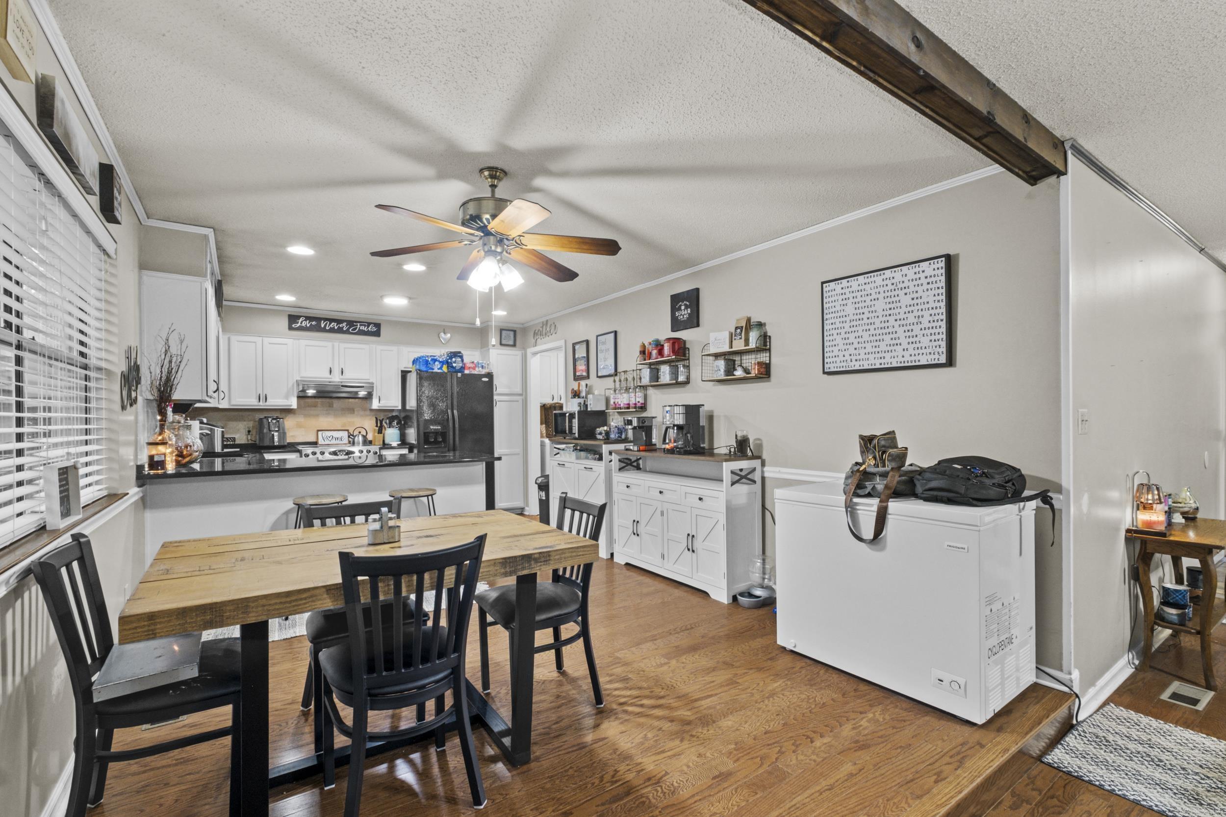 704 Autumnbrook  Sherwood, AR