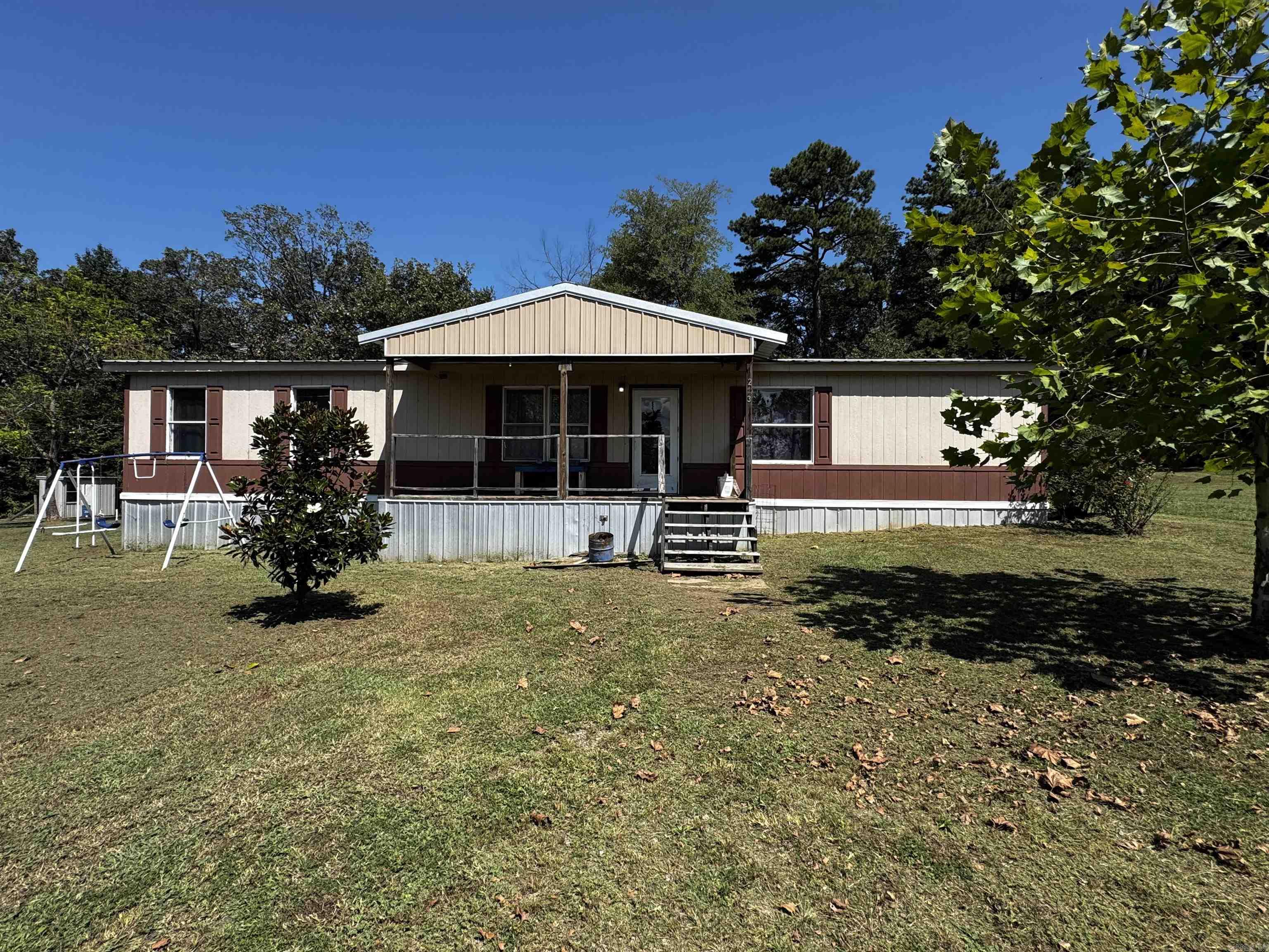 223 Private Road 1776  London, AR