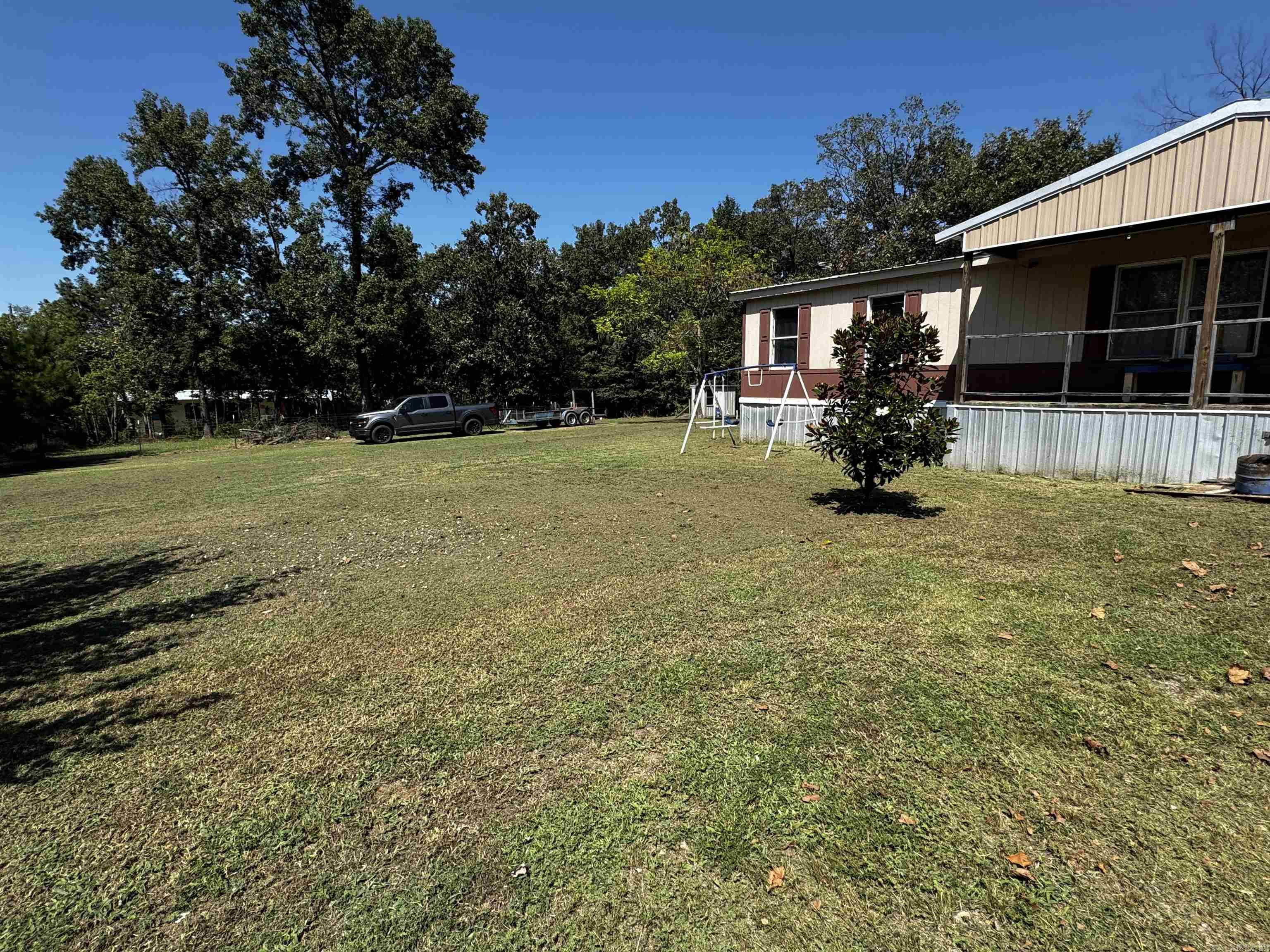 223 Private Road 1776  London, AR
