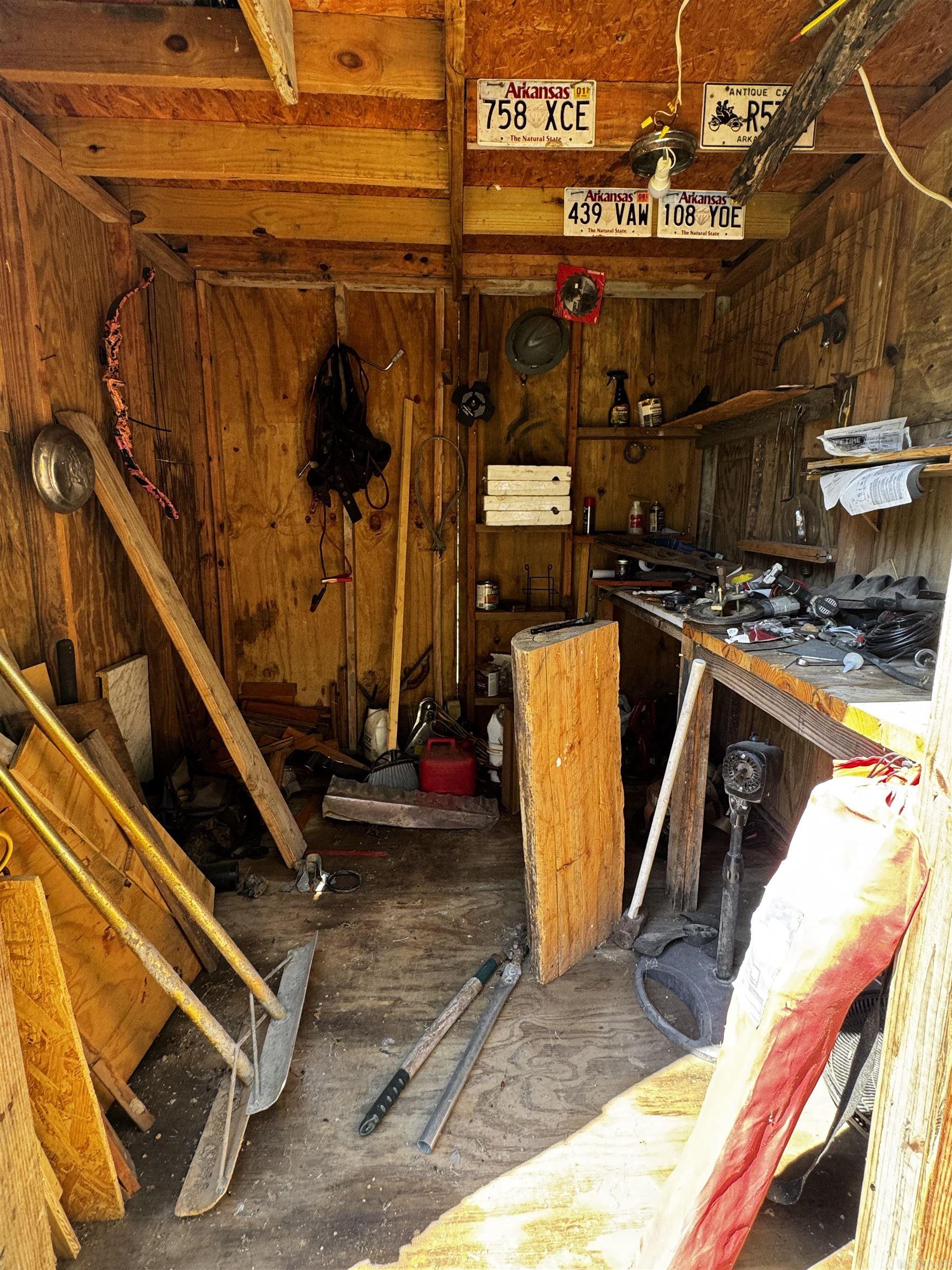 223 Private Road 1776  London, AR
