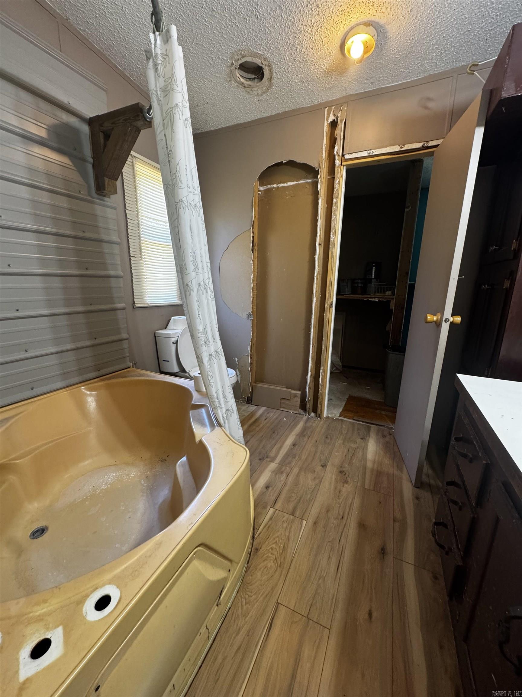 223 Private Road 1776  London, AR