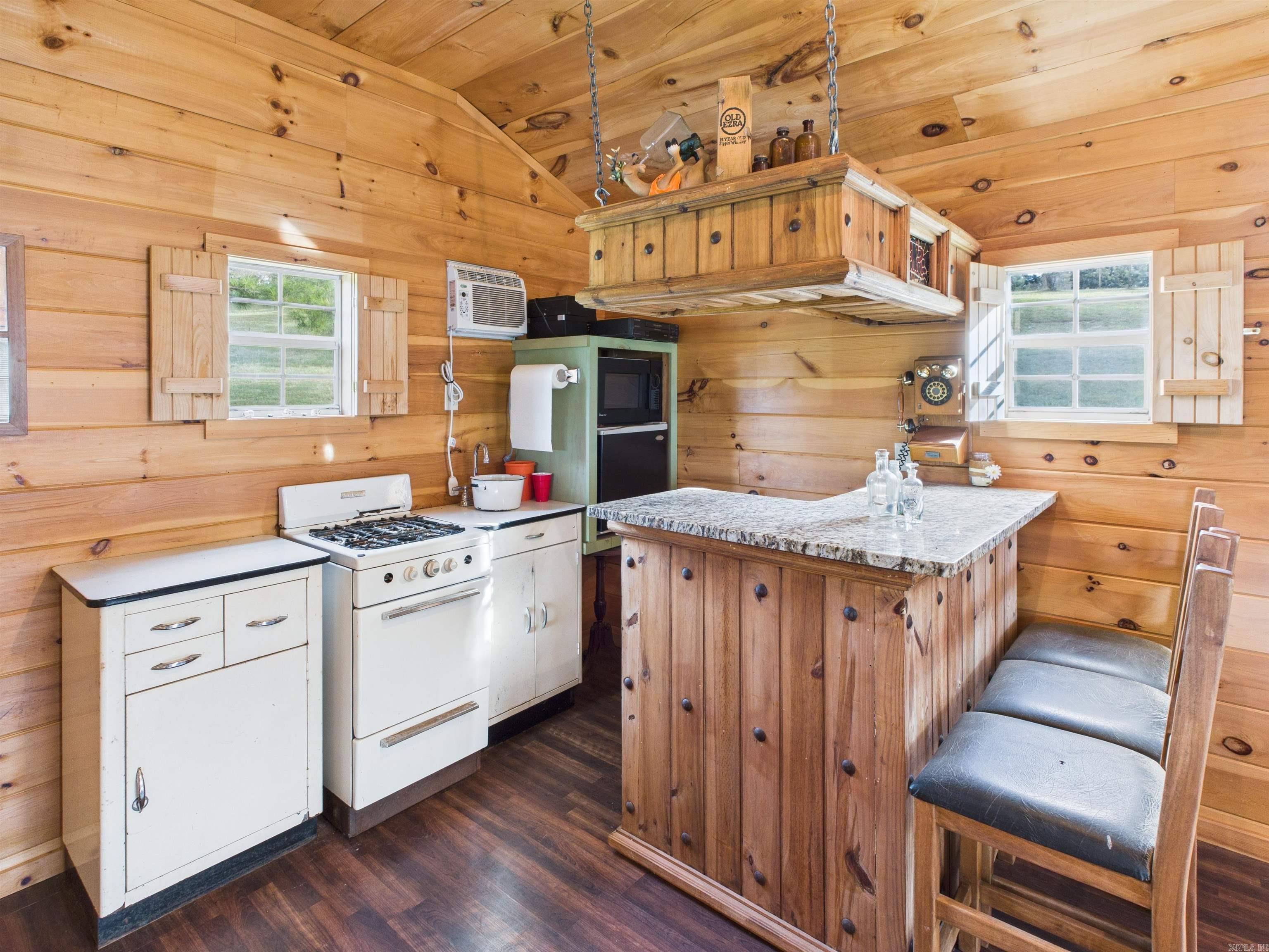 9178 Deer  Harrison, AR