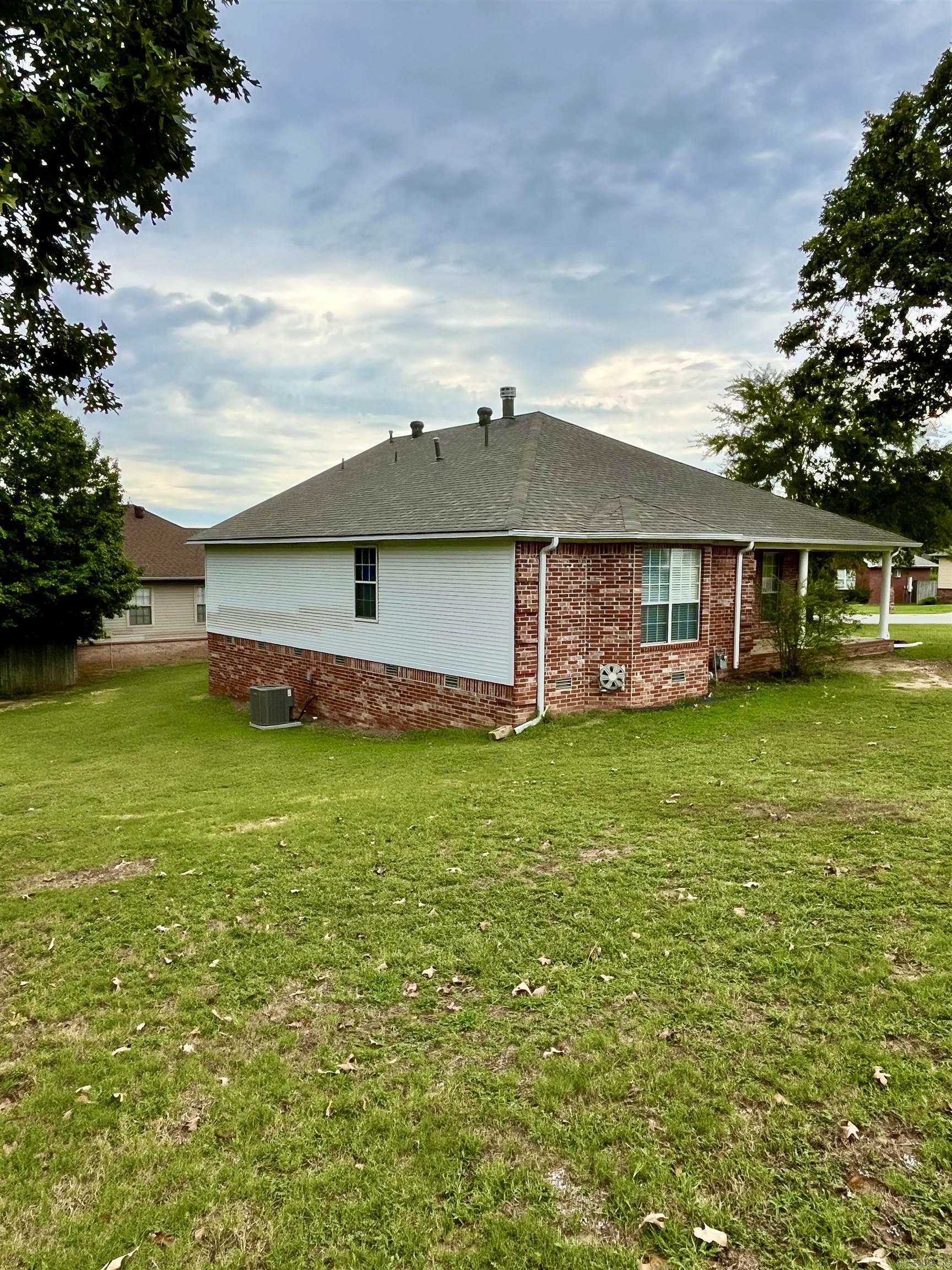 1 Zircon Drive  Maumelle, AR