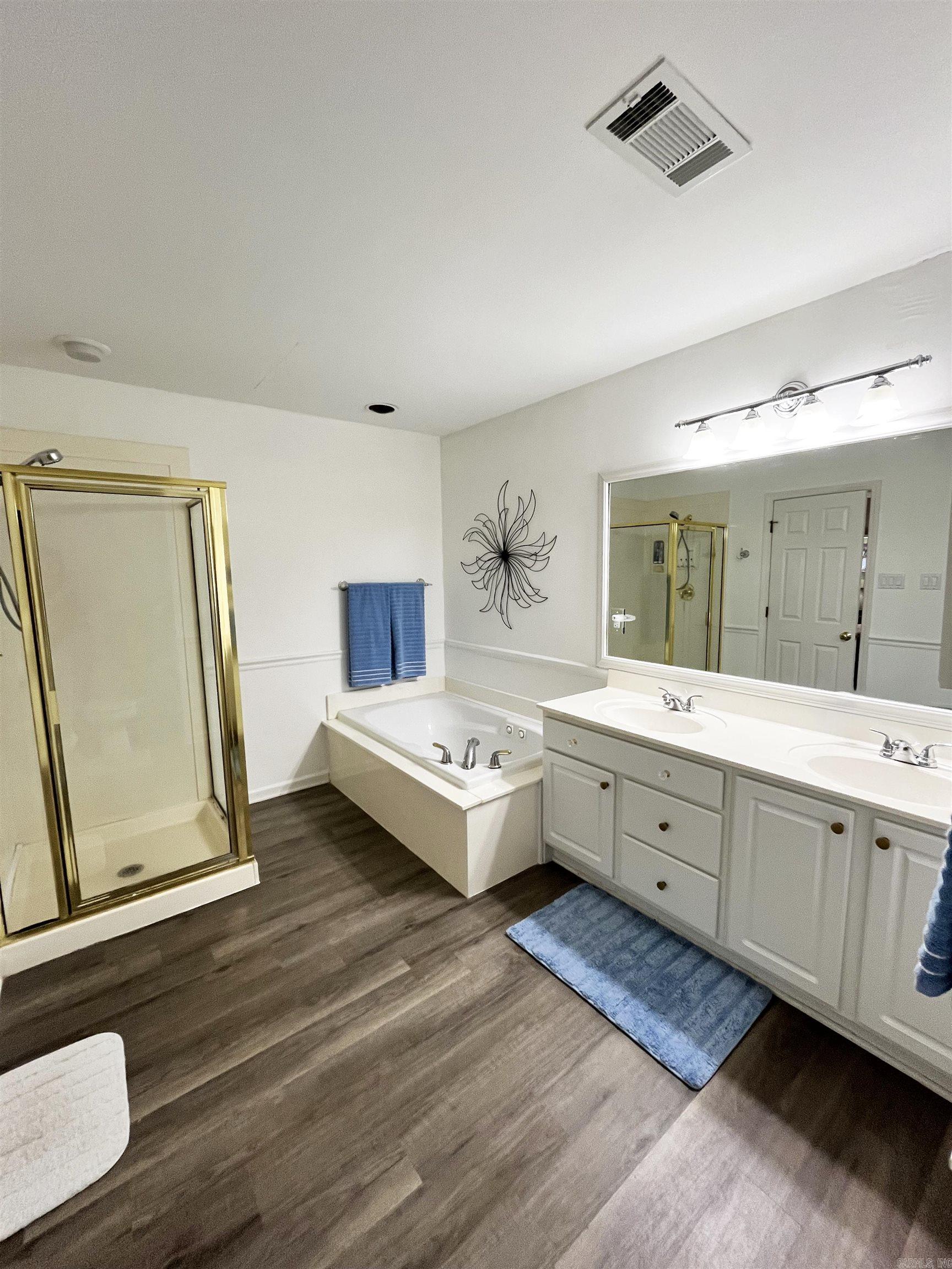 1 Zircon  Maumelle, AR