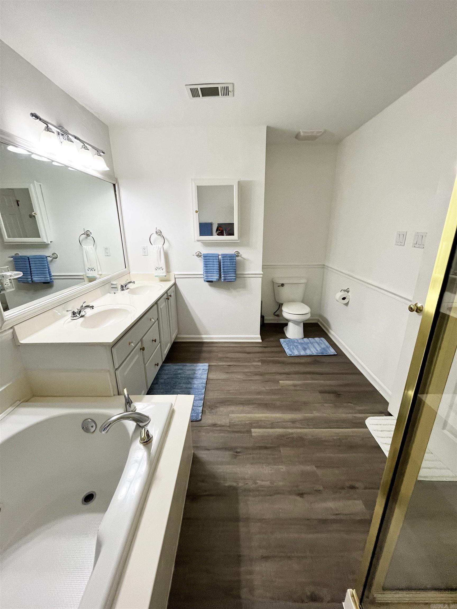 1 Zircon  Maumelle, AR