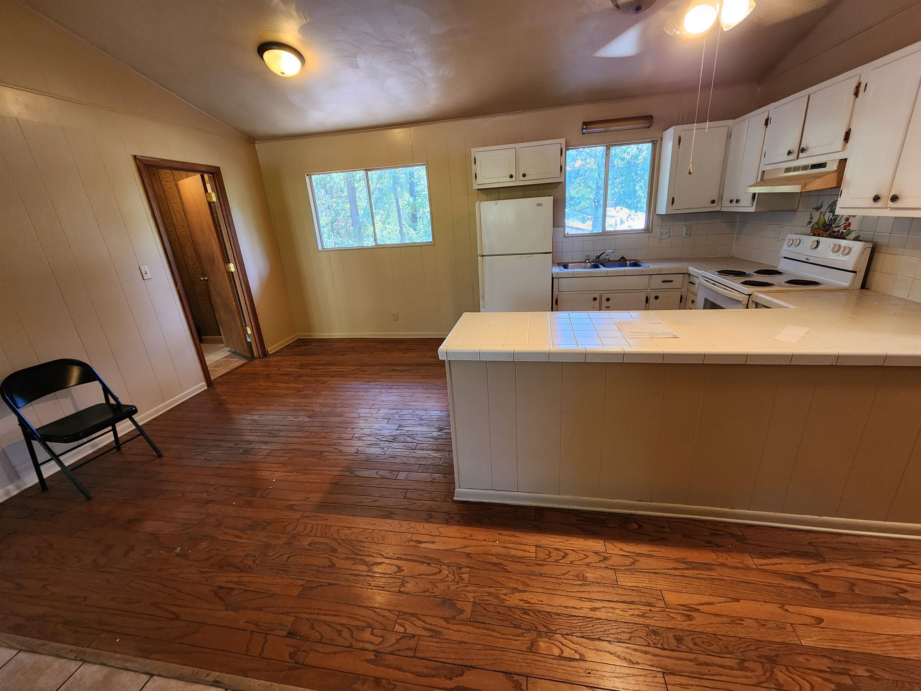 36 Mena  Cherokee Village, AR