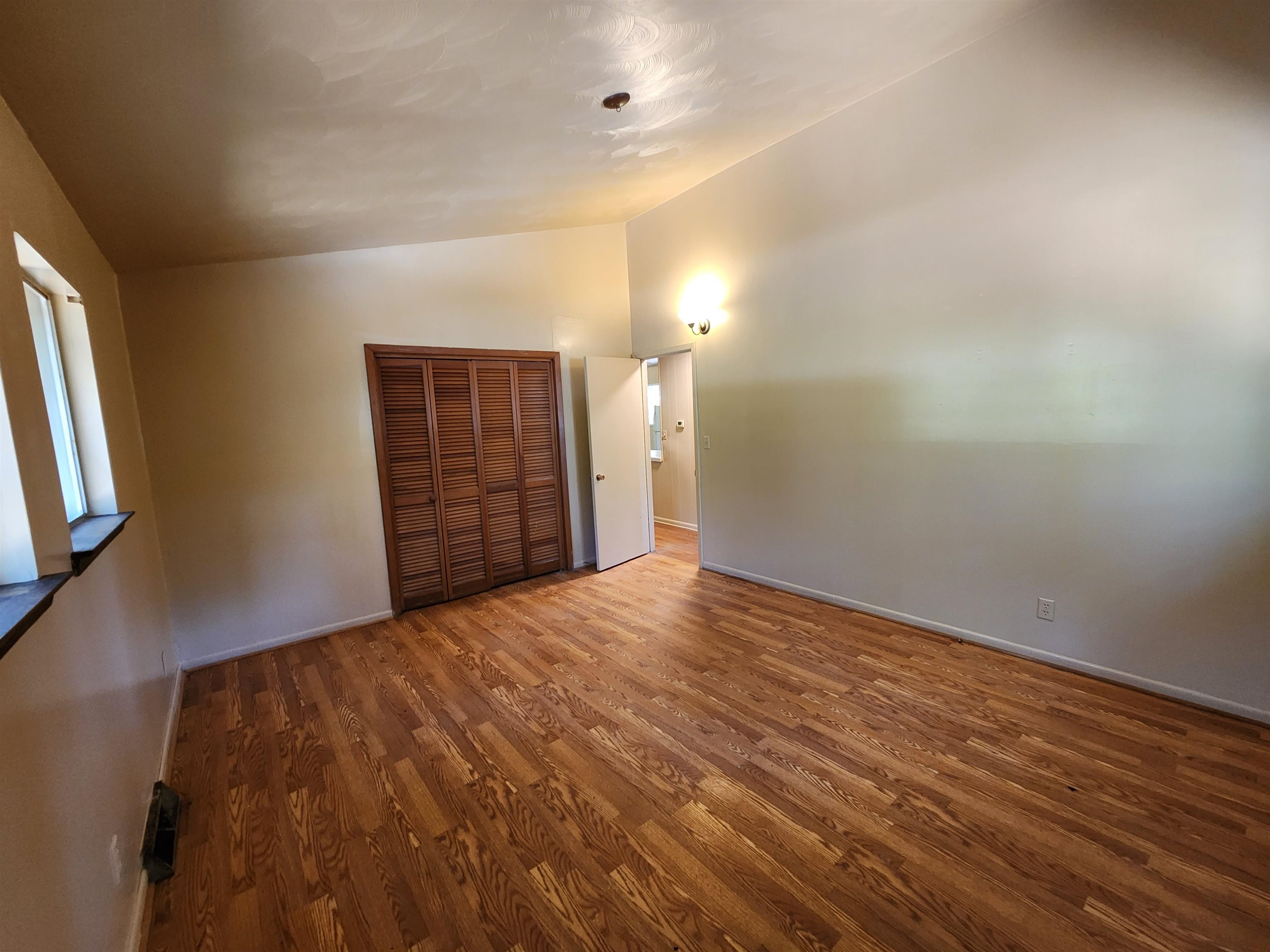 36 Mena  Cherokee Village, AR