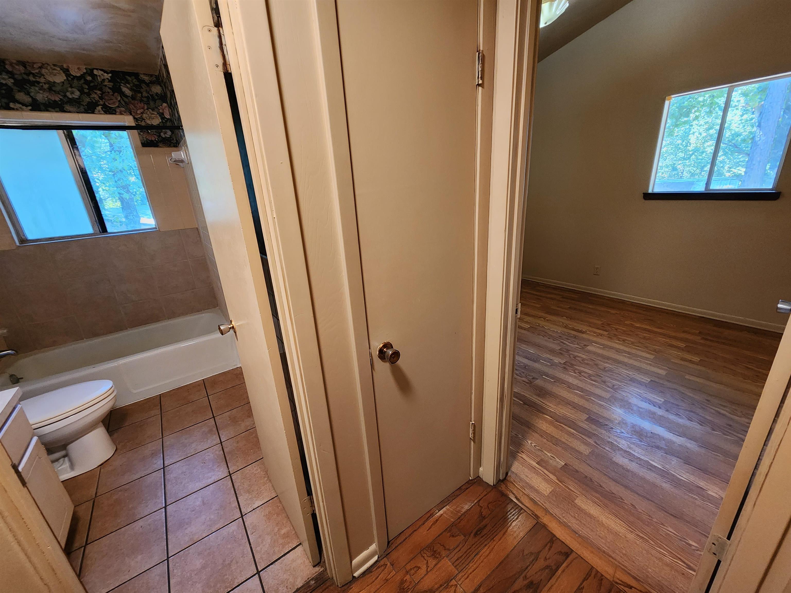 36 Mena  Cherokee Village, AR