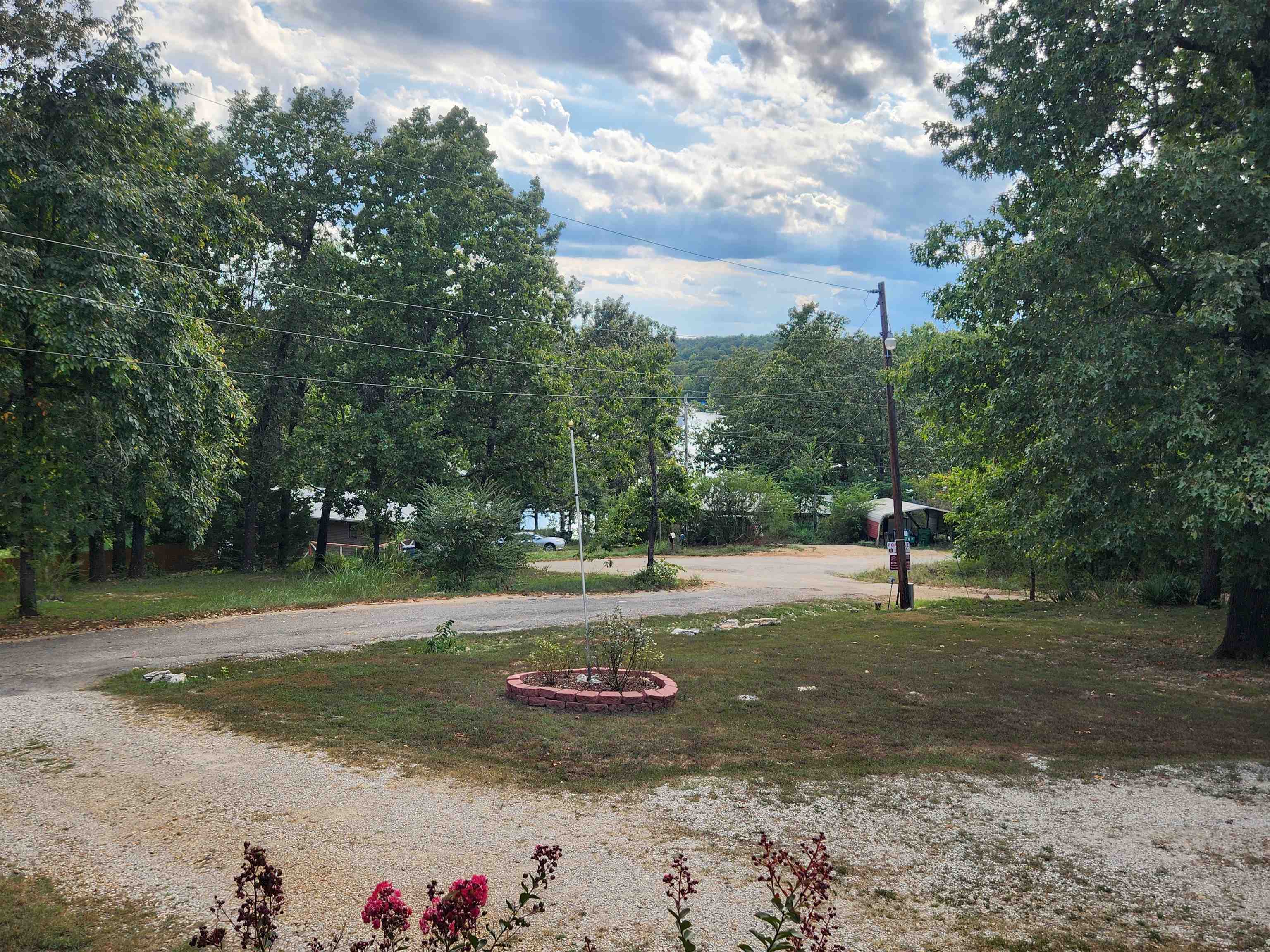 46 Crossroads  Highland, AR