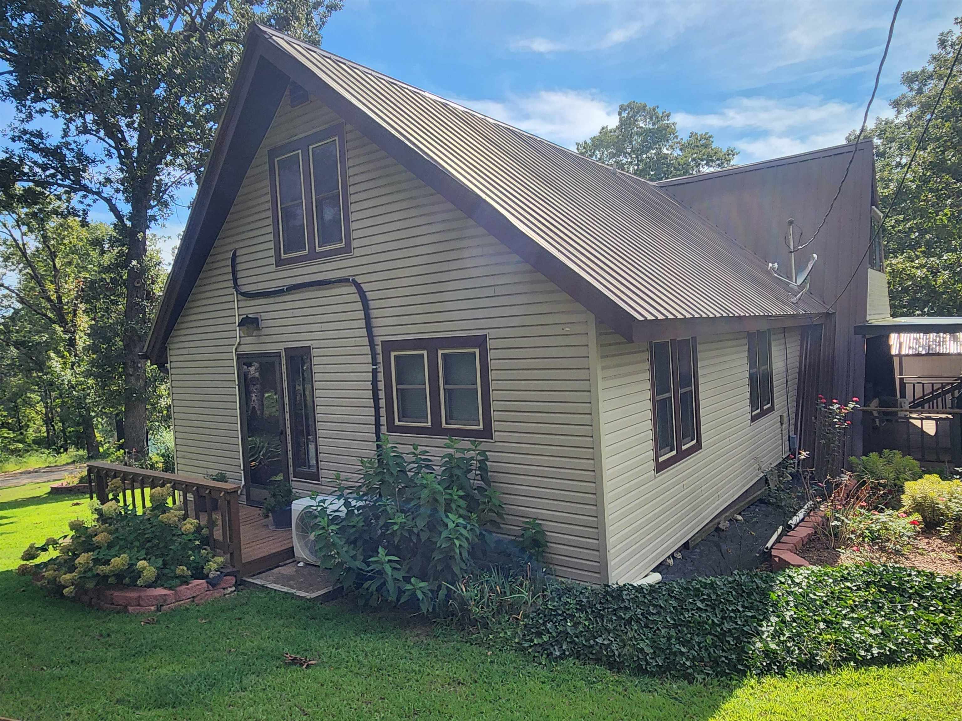46 Crossroads  Highland, AR