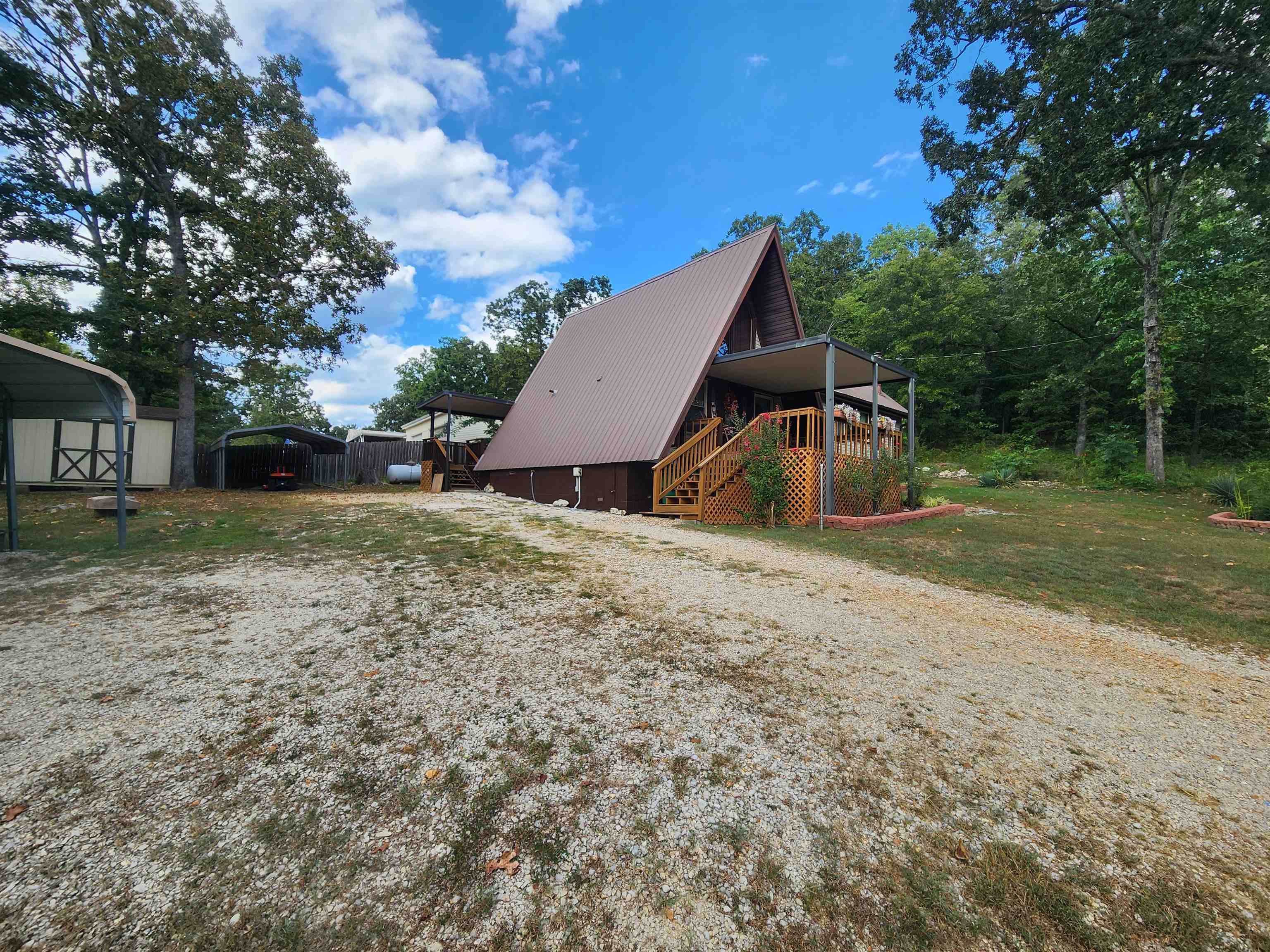 46 Crossroads  Highland, AR