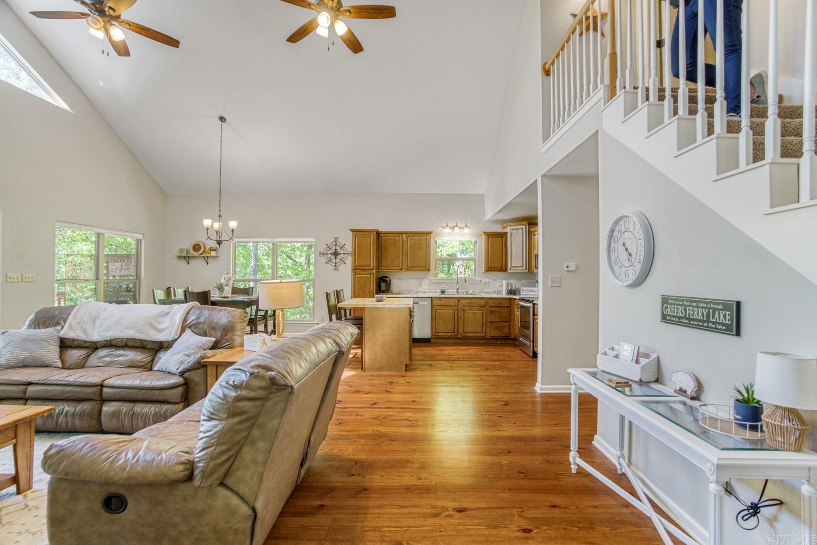 175 Sylvan  Greers Ferry, AR