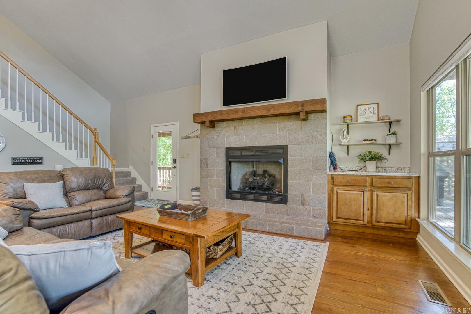 175 Sylvan  Greers Ferry, AR