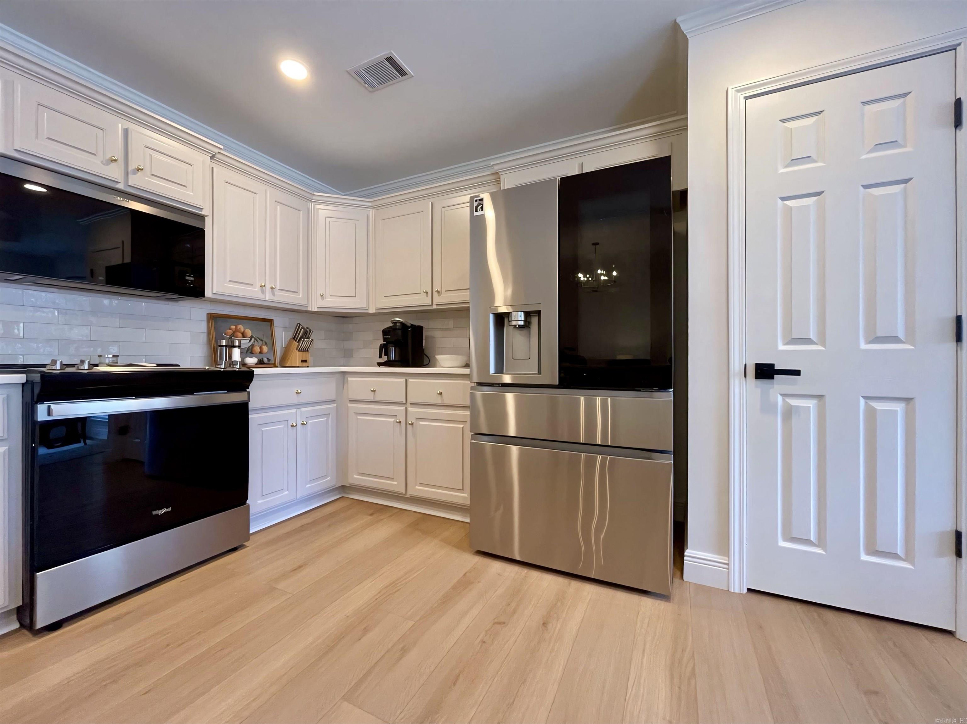 111 Orleans Drive Maumelle, AR 72113