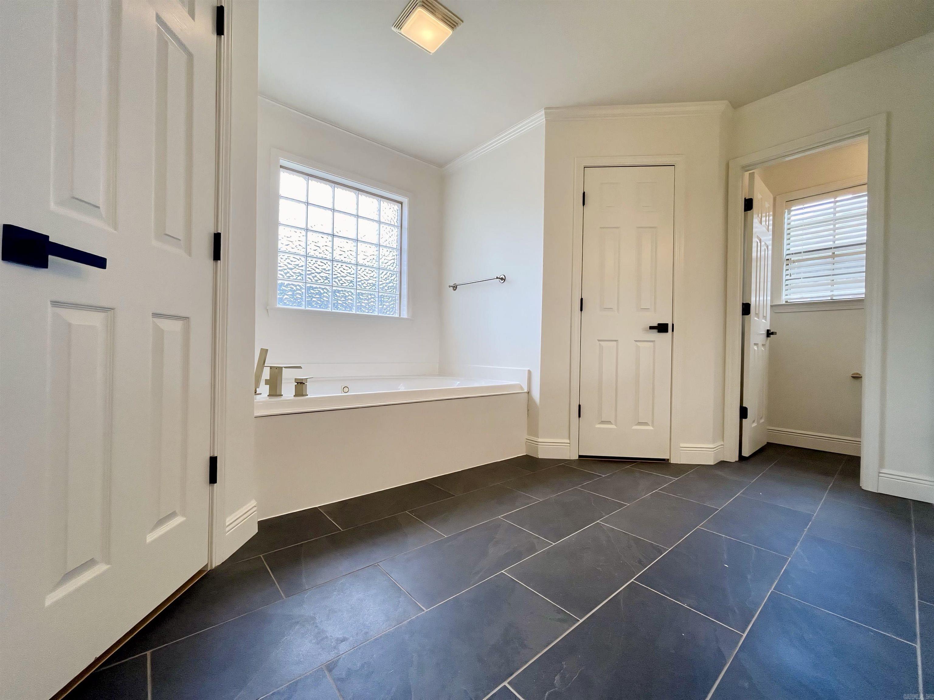 111 Orleans Drive Maumelle, AR 72113