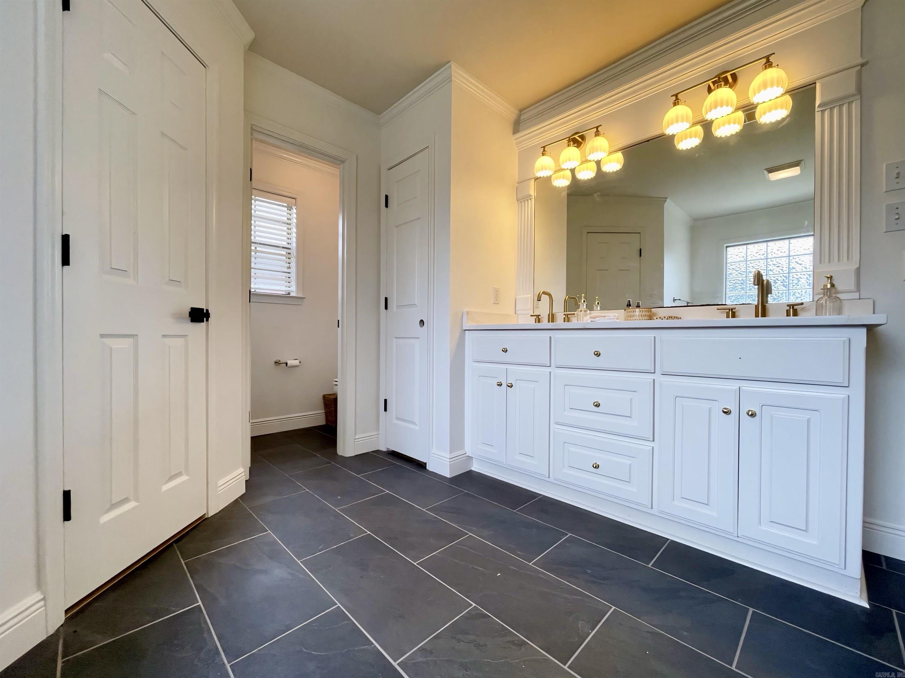 111 Orleans Drive Maumelle, AR 72113