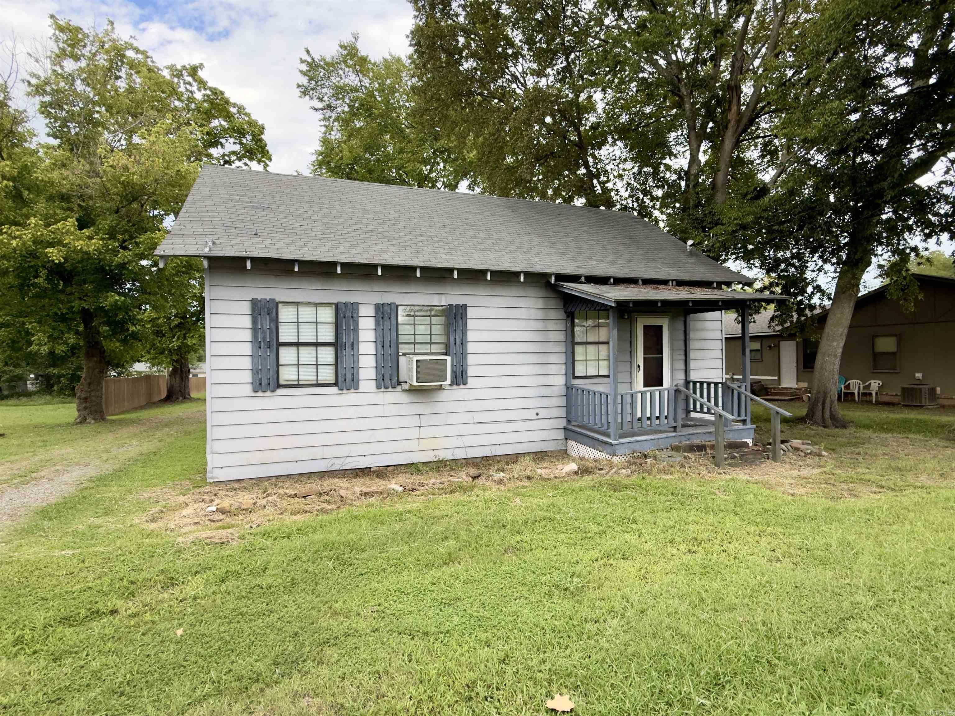 188 W Water  Dover, AR