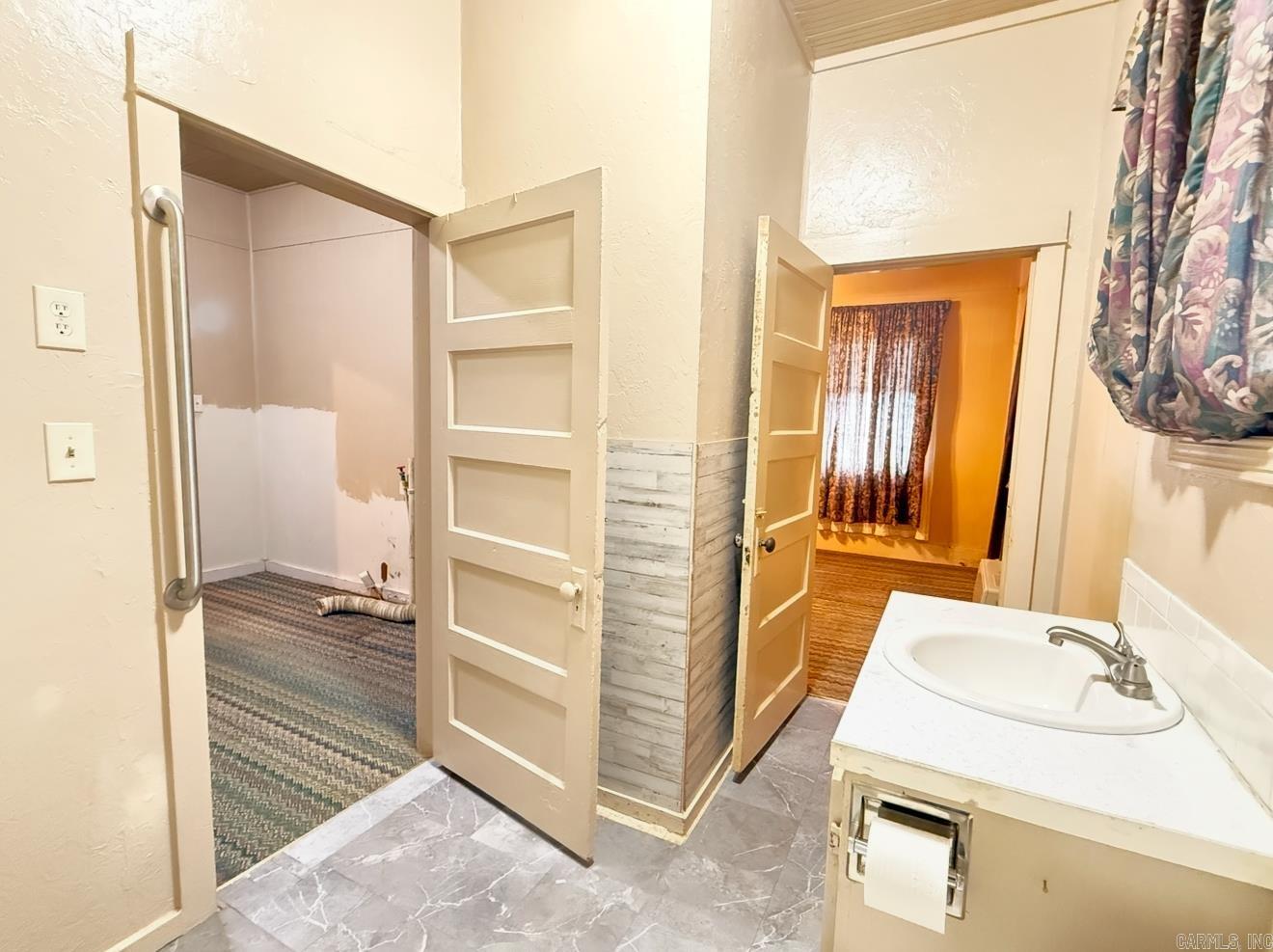 188 W Water  Dover, AR