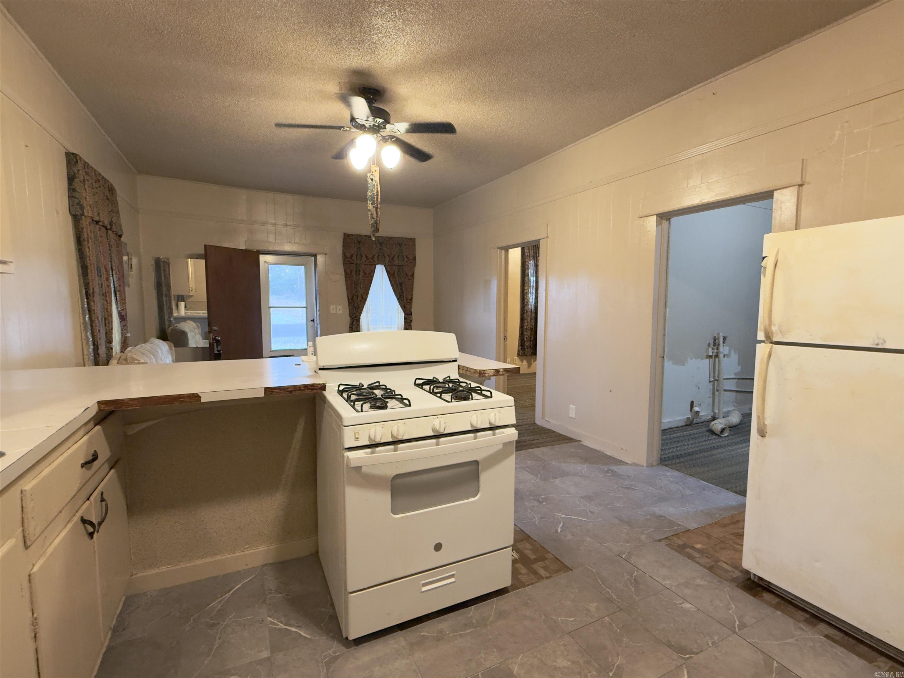 188 W Water  Dover, AR