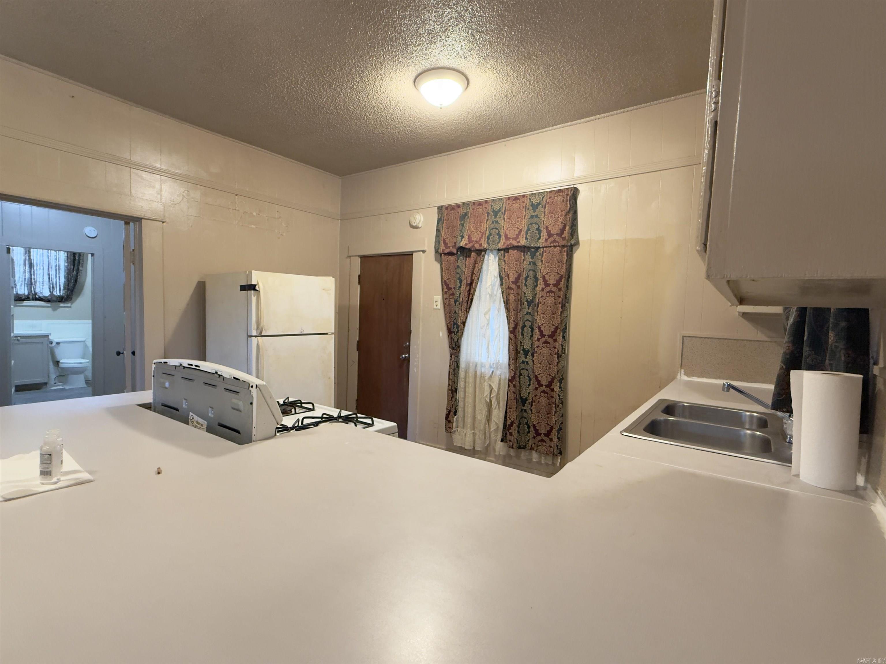 188 W Water  Dover, AR