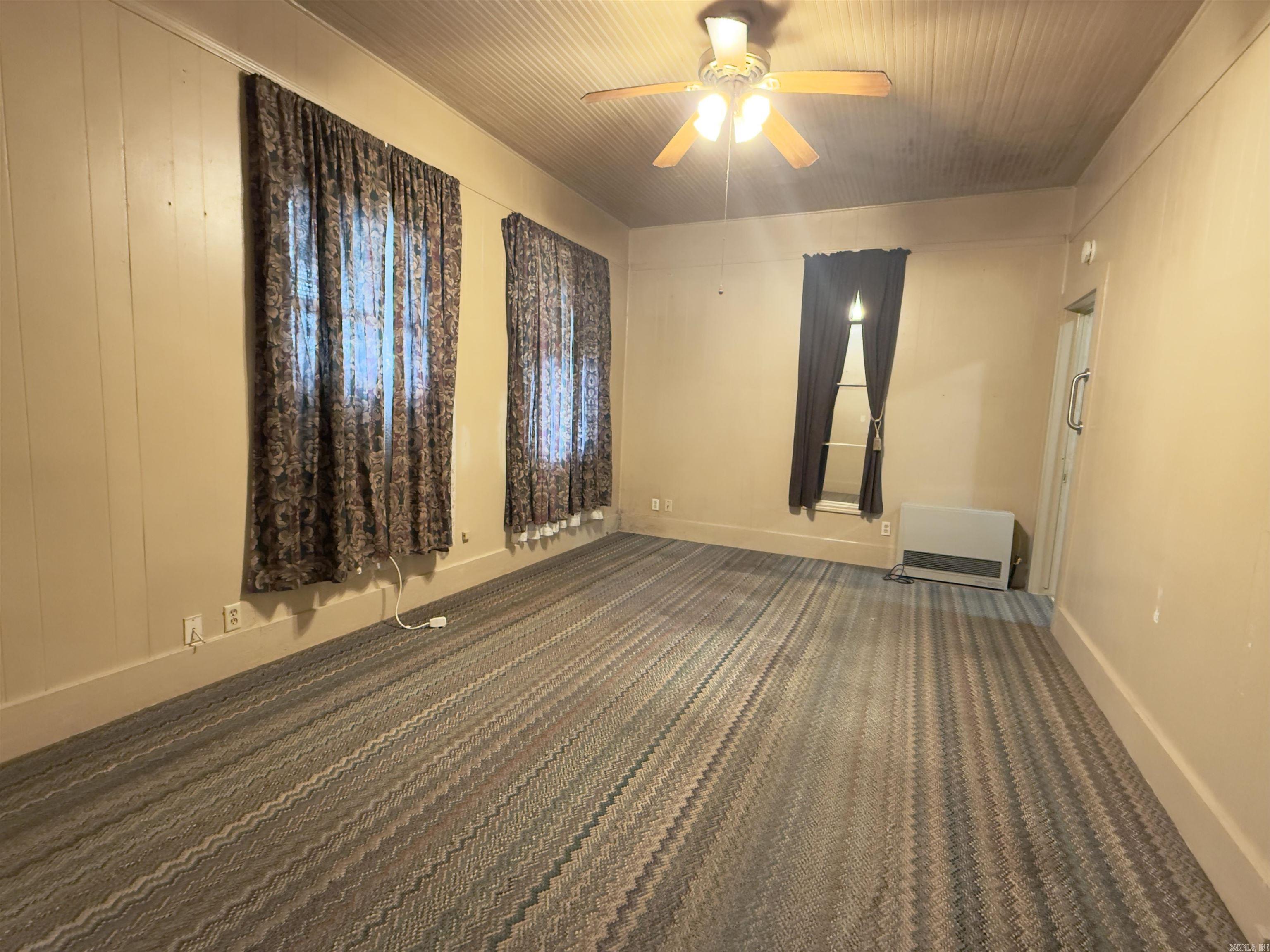 188 W Water  Dover, AR