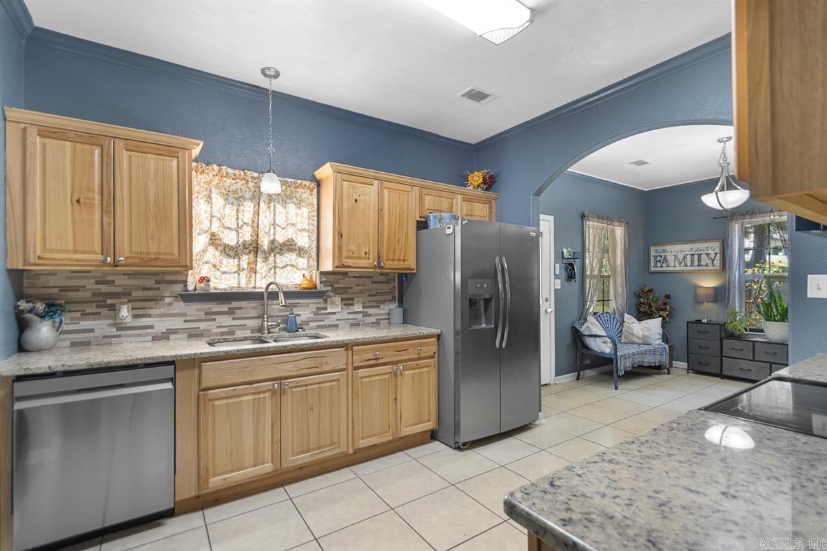 13058 WHITE OAK POND DR  Mabelvale, AR