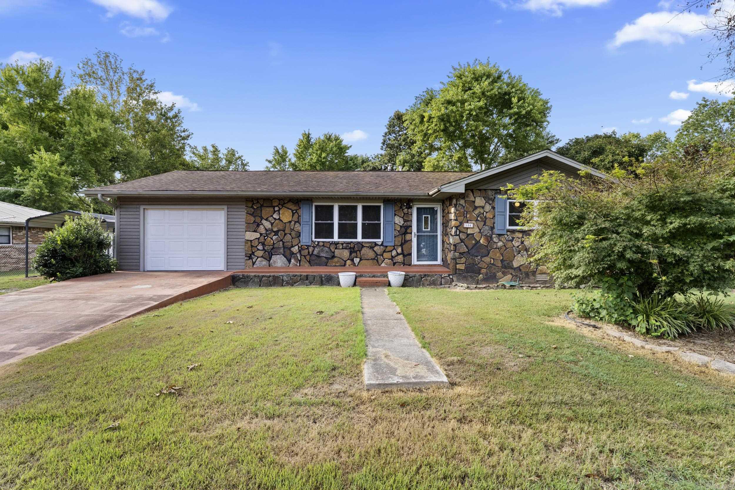604 Park  Flippin, AR