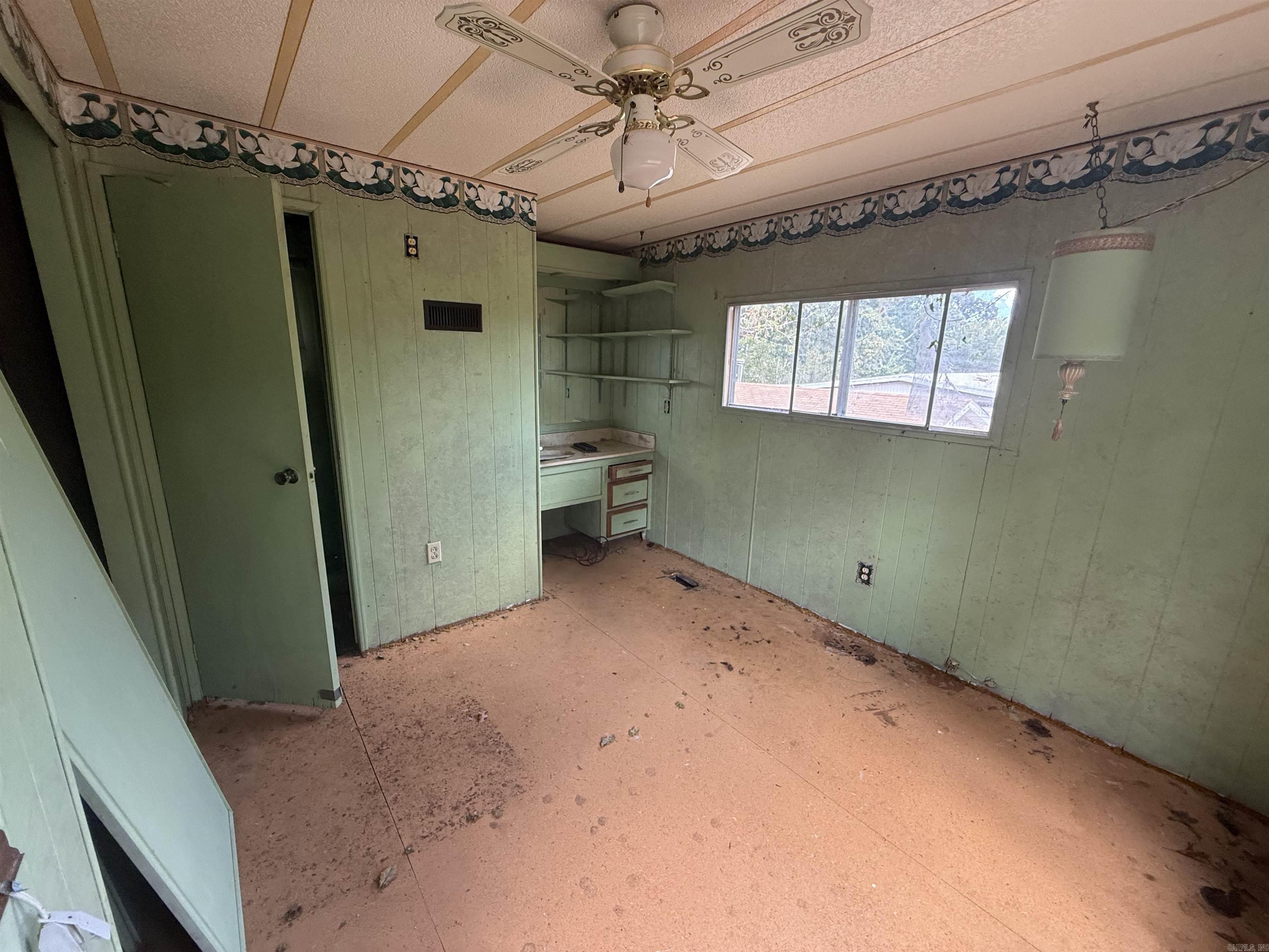 115 Country Life  Midway, AR