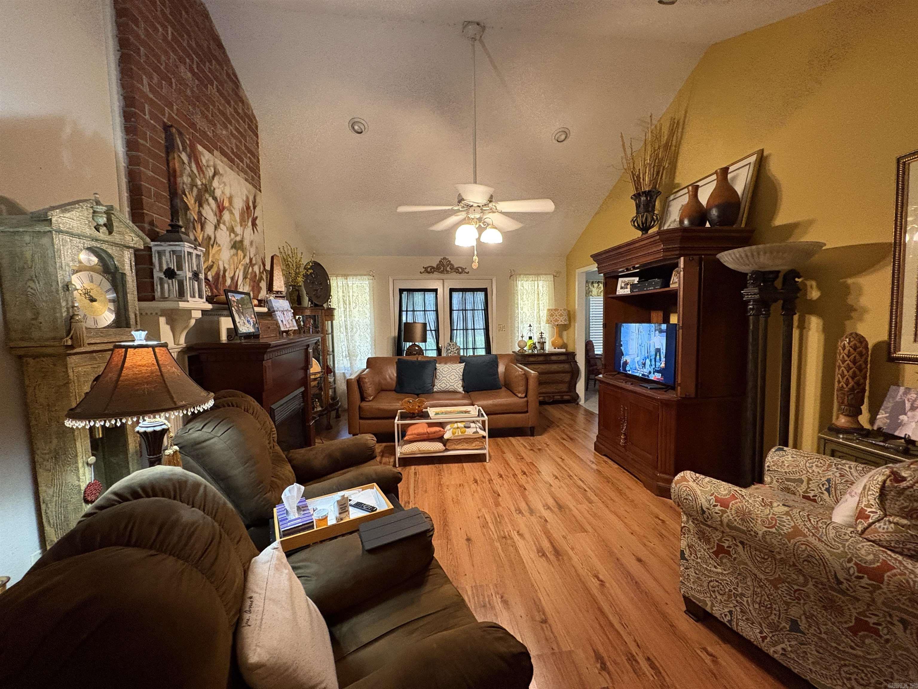 102 Live Oak  Searcy, AR