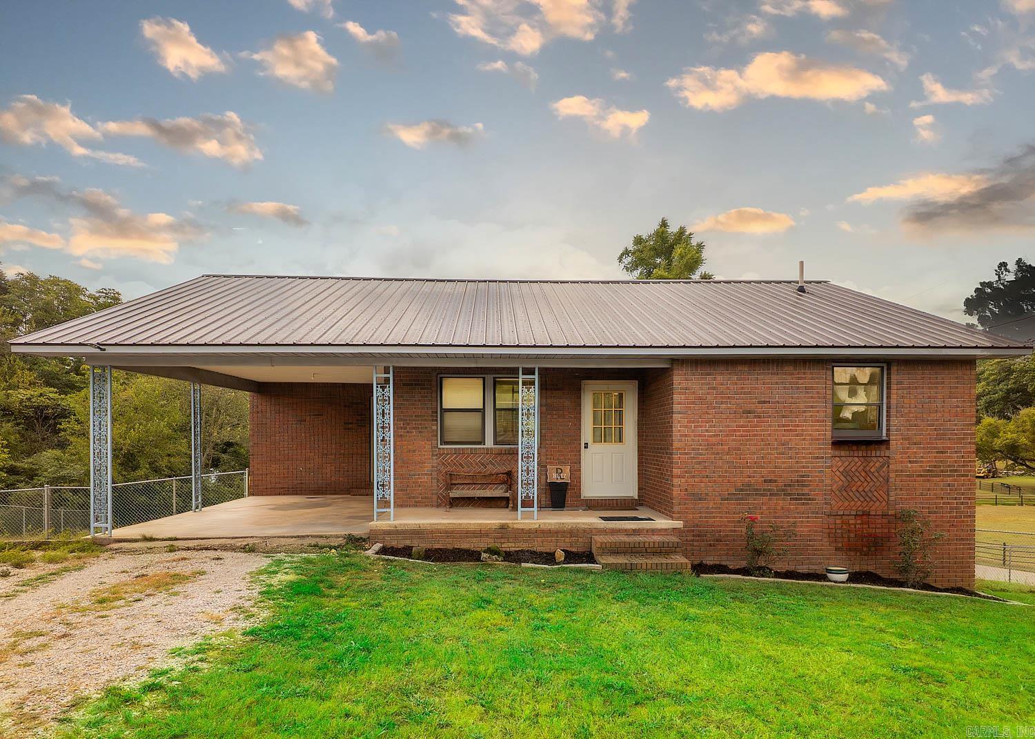 570 Missouri Avenue  Mammoth Spring, AR