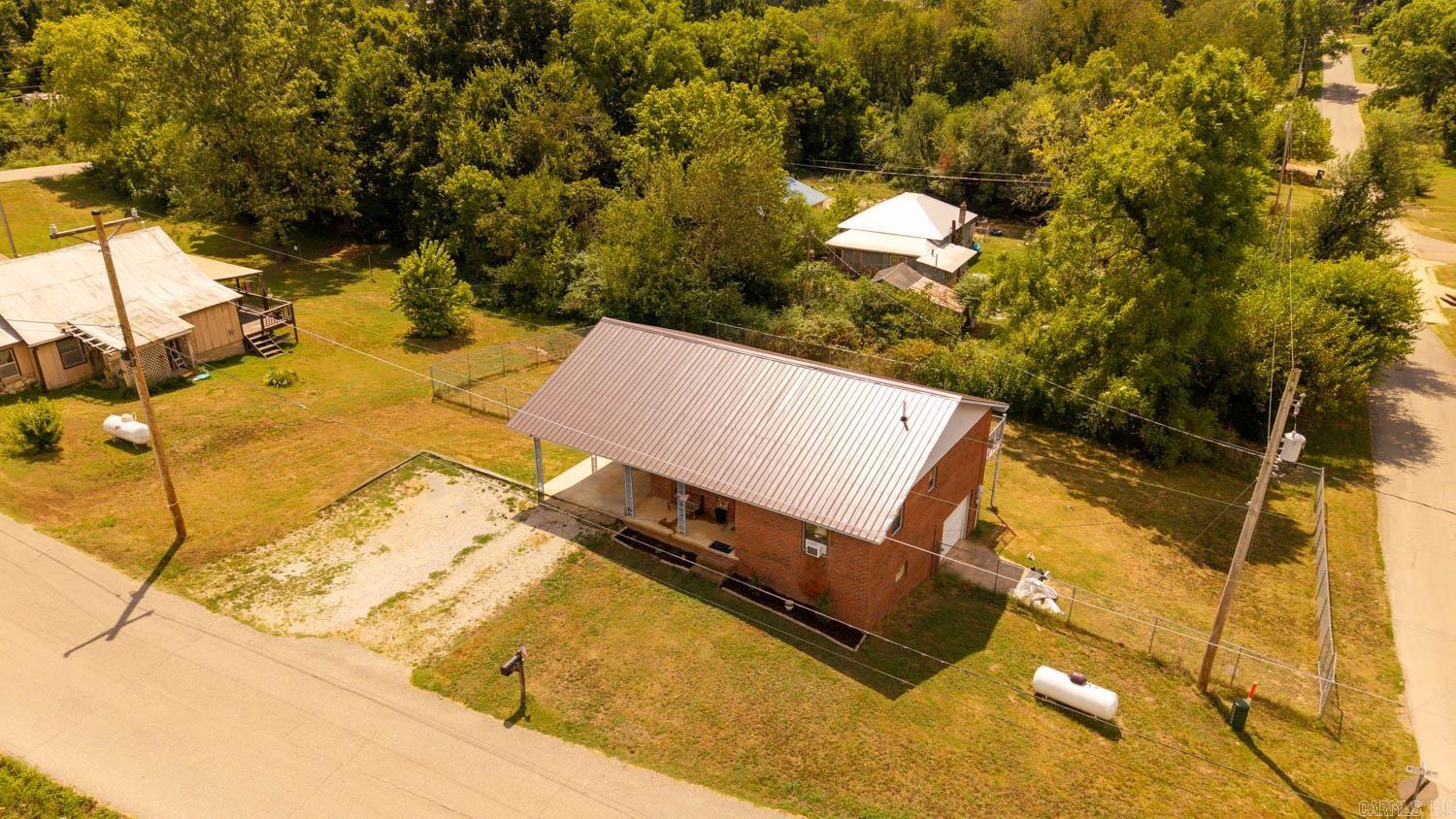 570 Missouri Avenue  Mammoth Spring, AR