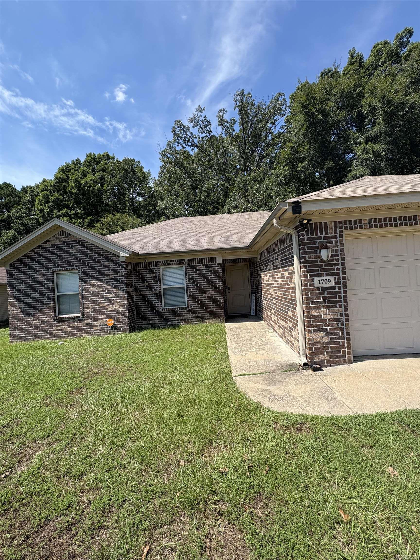1709 Milburn  Benton, AR