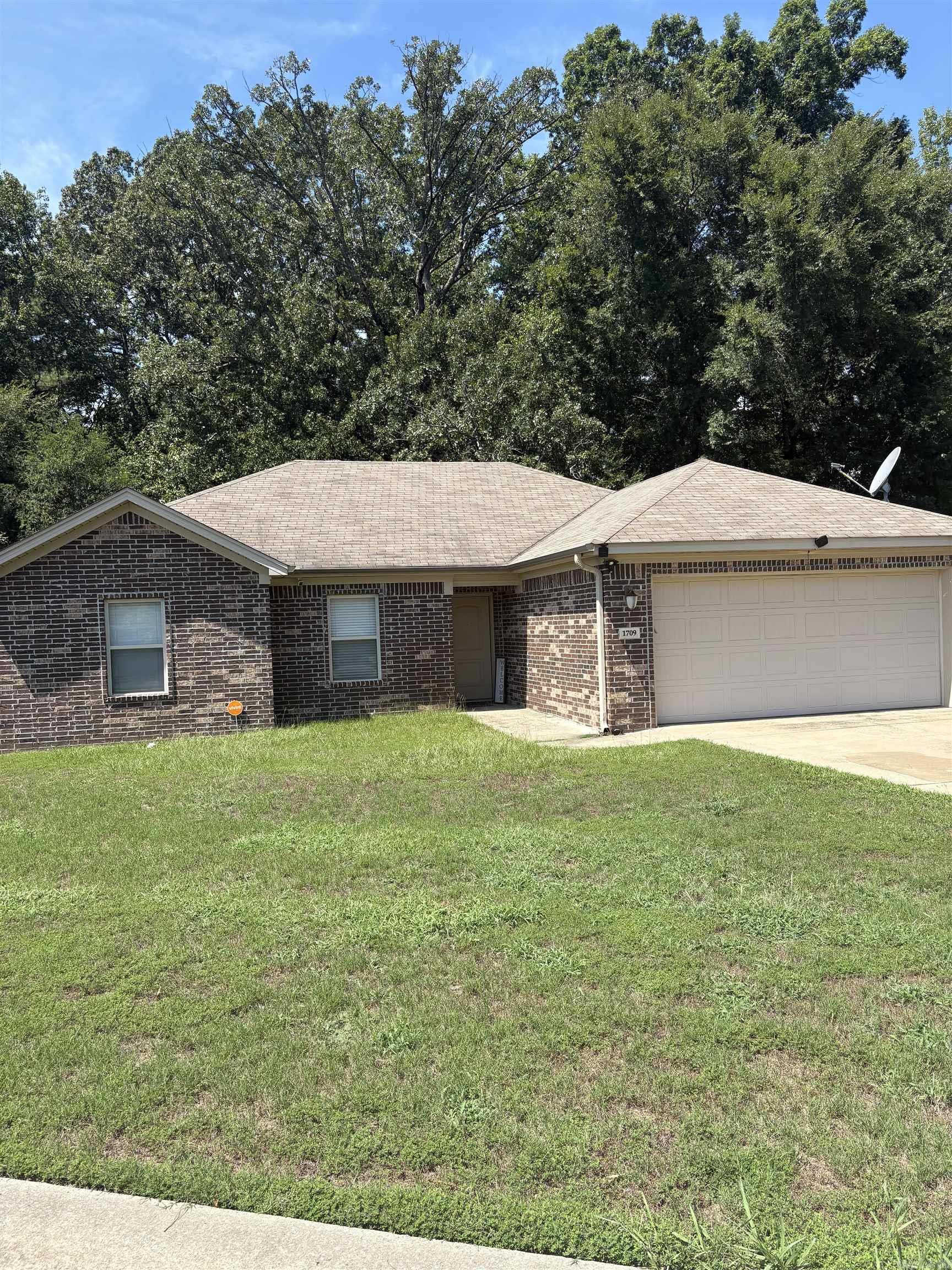 1709 Milburn  Benton, AR