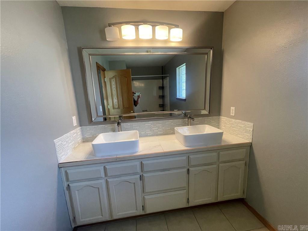 5 Arrowhead Lane  Clarksville, AR