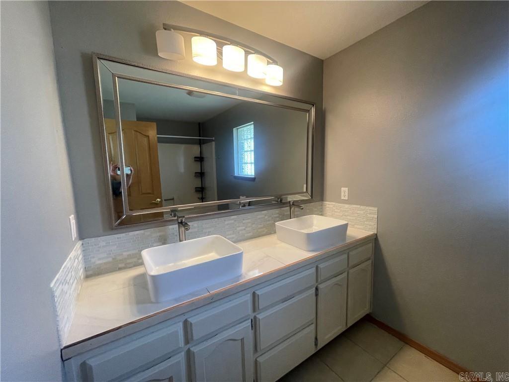 5 Arrowhead Lane  Clarksville, AR