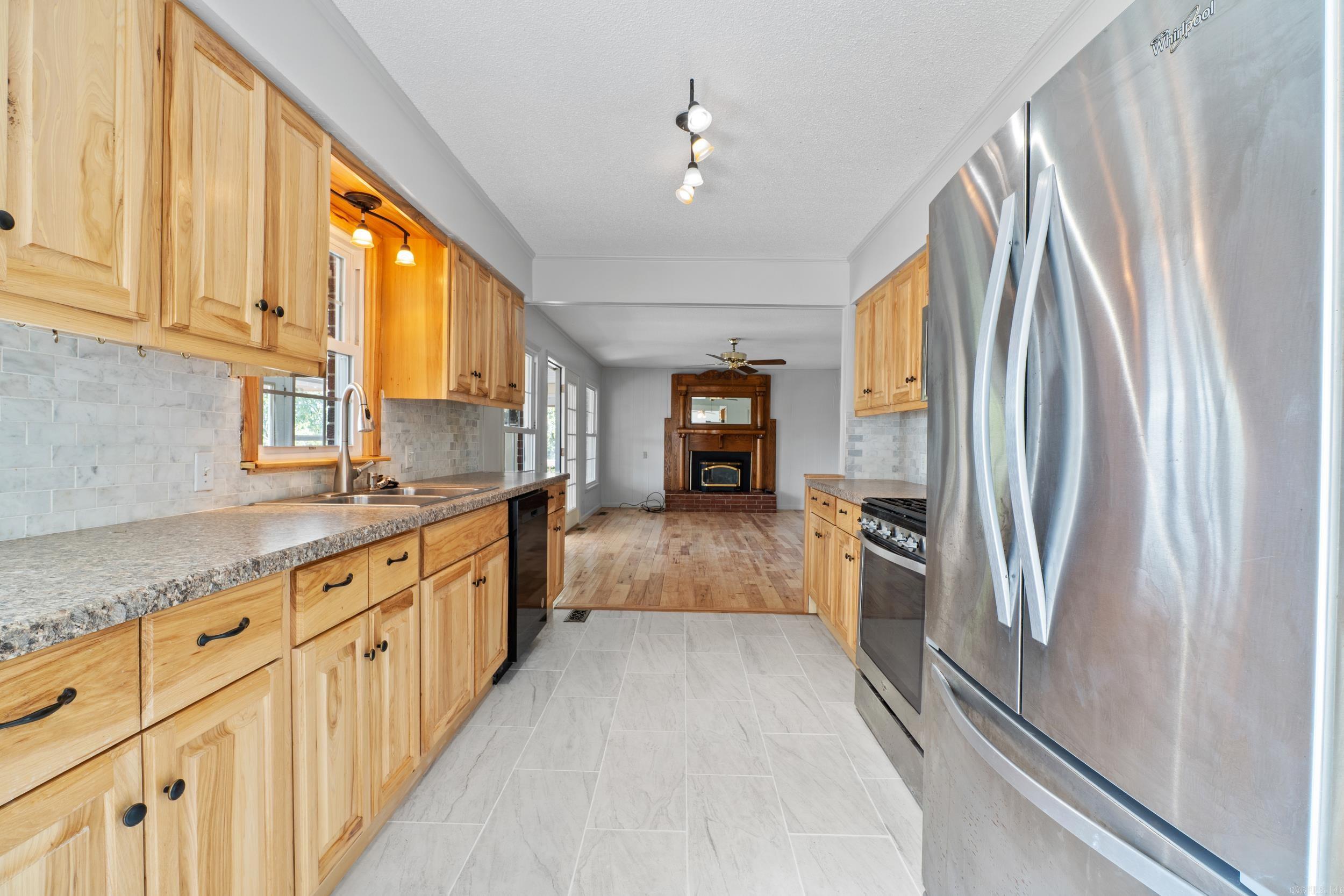 64 South  Calico Rock, AR
