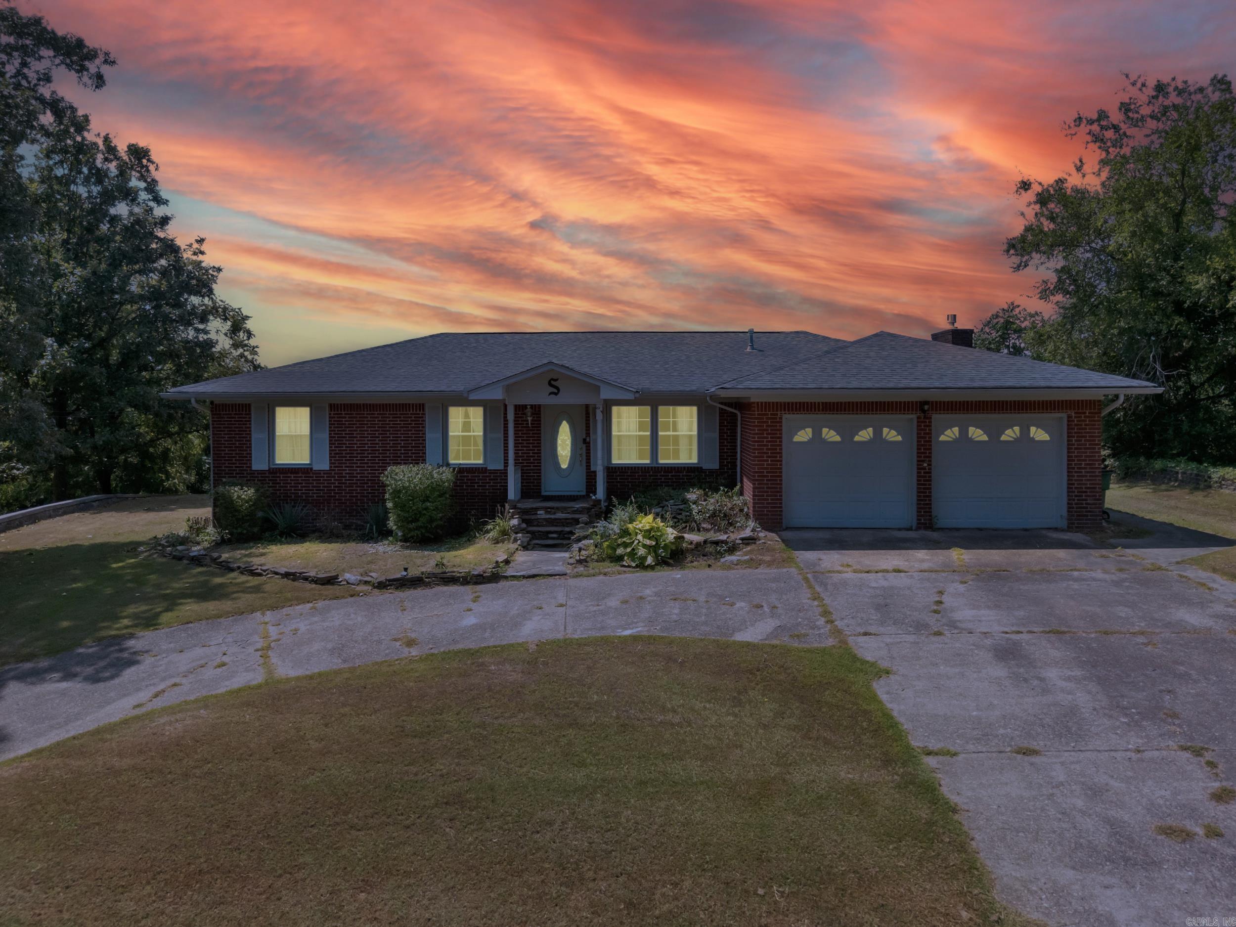 64 South  Calico Rock, AR