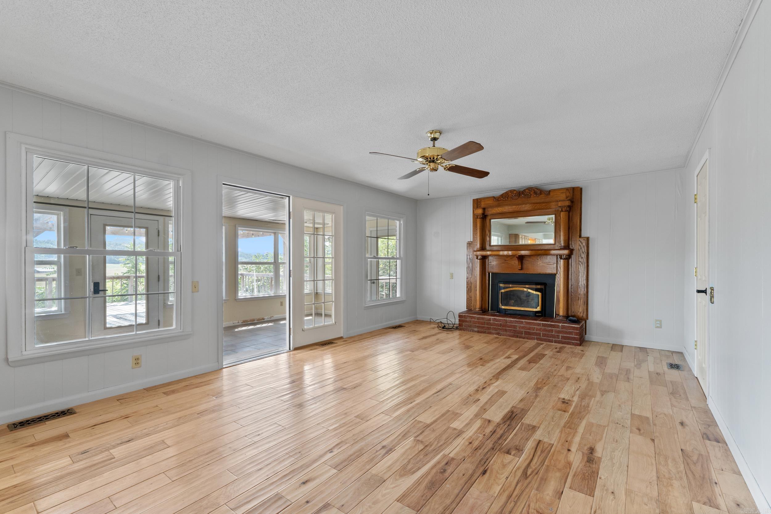 64 South  Calico Rock, AR