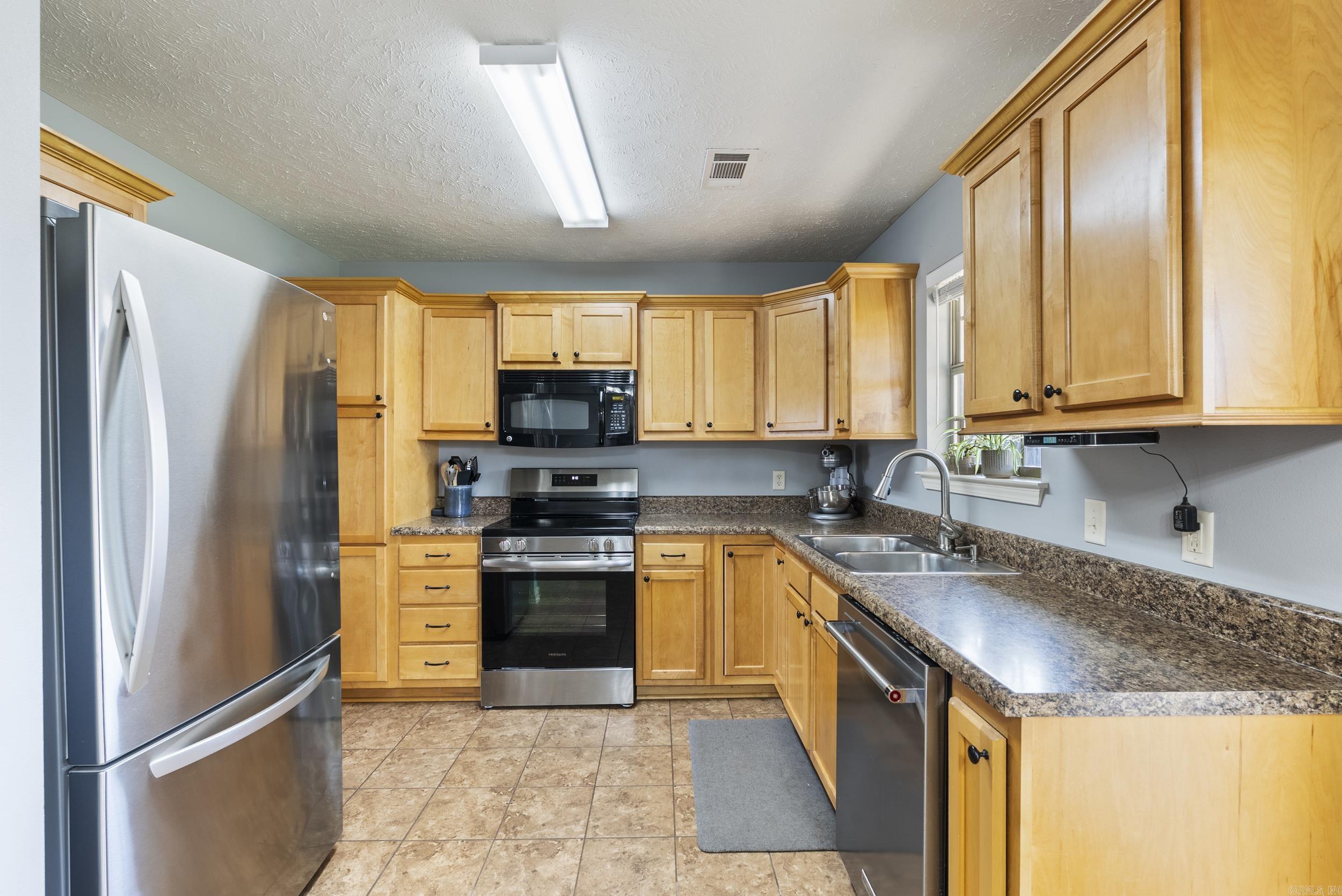 15 Amethyst  Greenbrier, AR