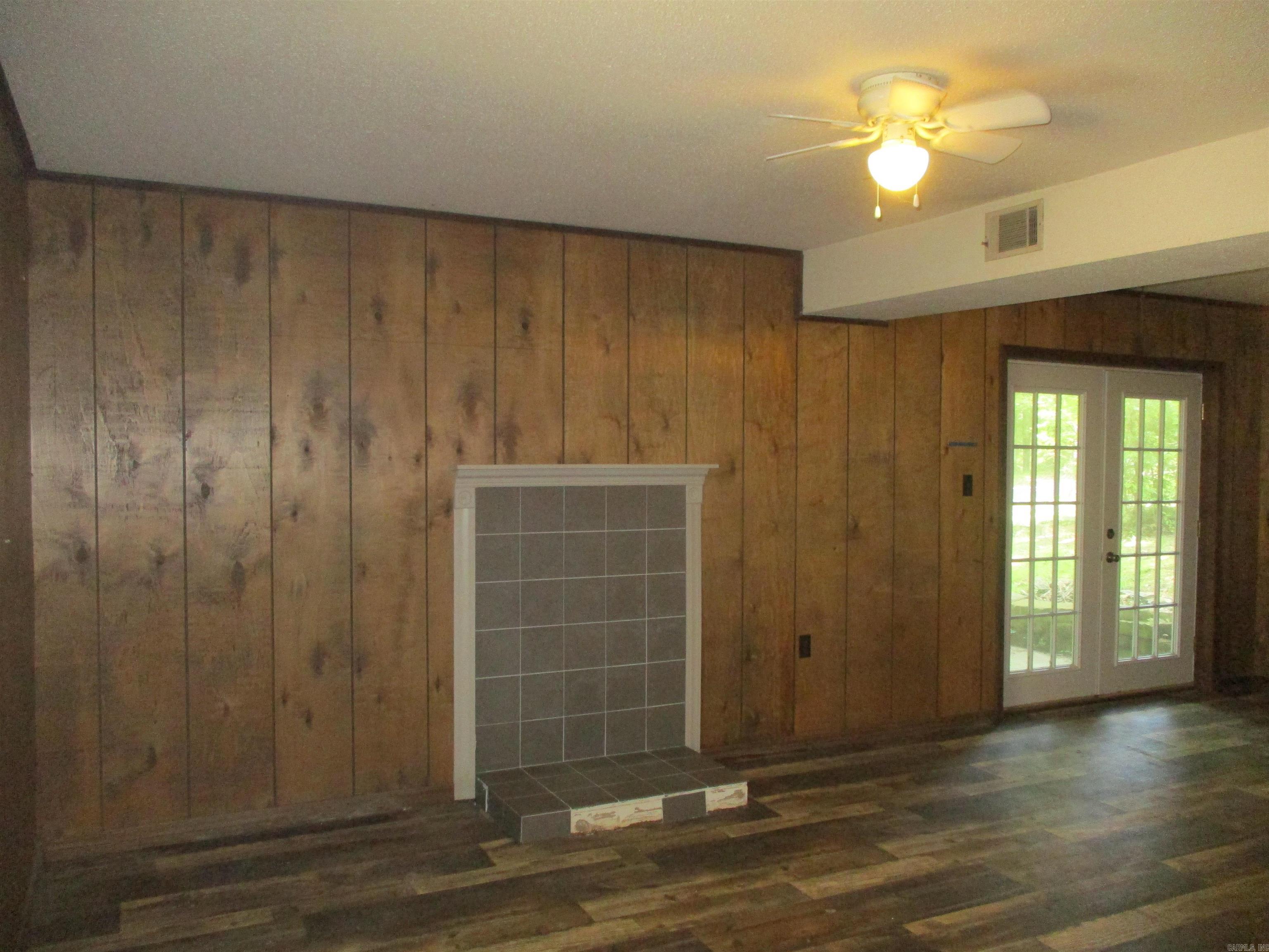 121 Vista  Fairfield Bay, AR