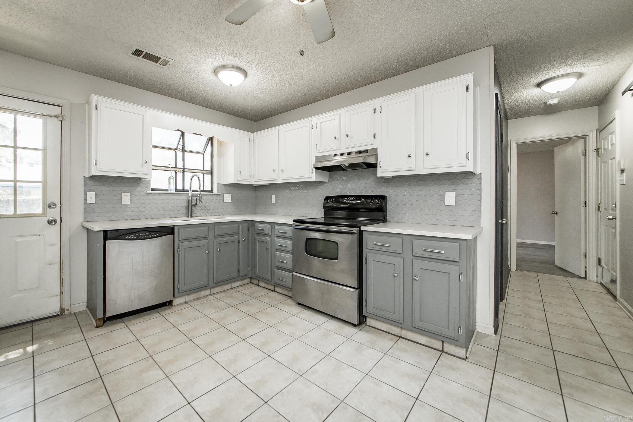 404 MAY Street Sherwood, AR 72120-3815