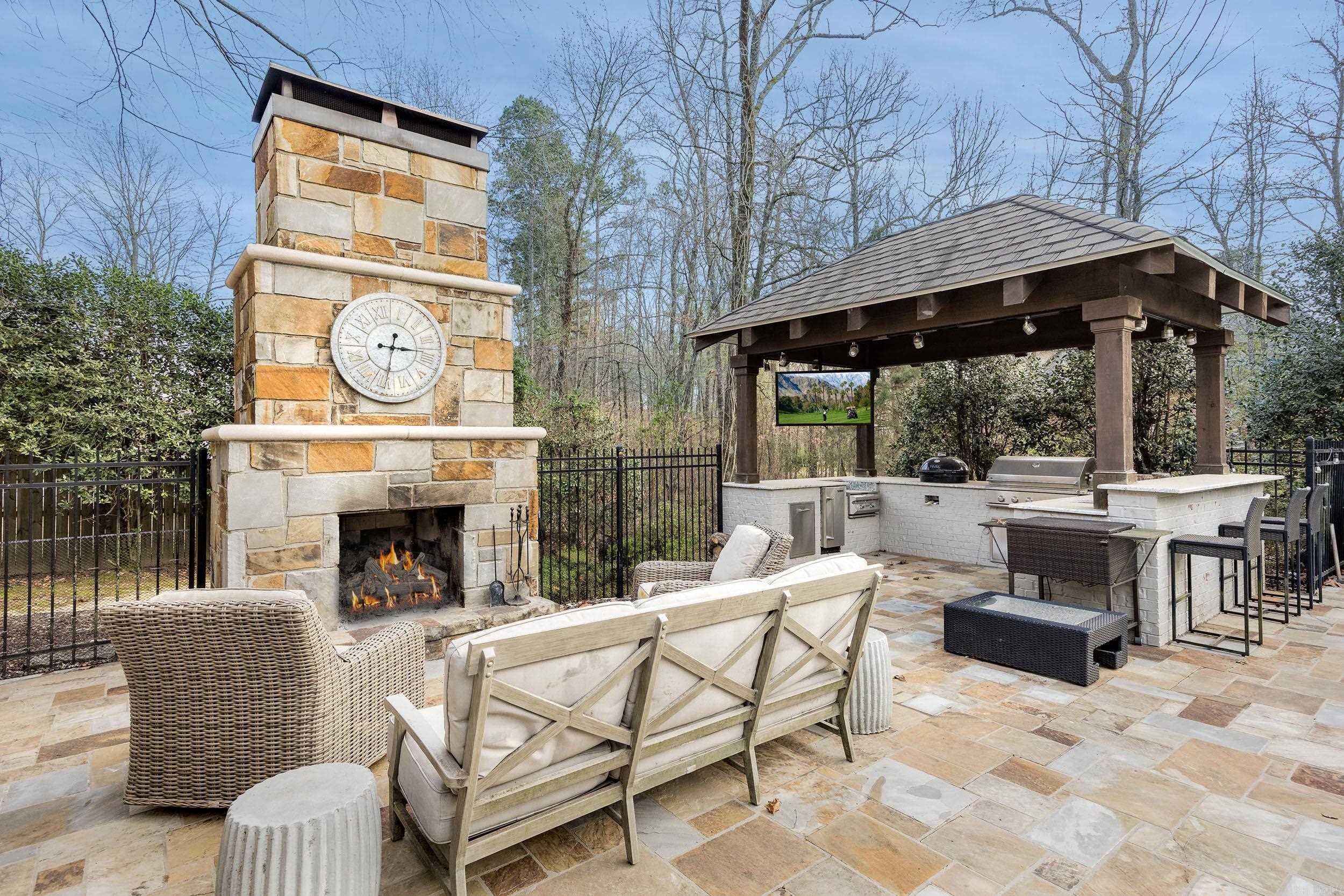 14 Sologne Circle Little Rock, AR 72223