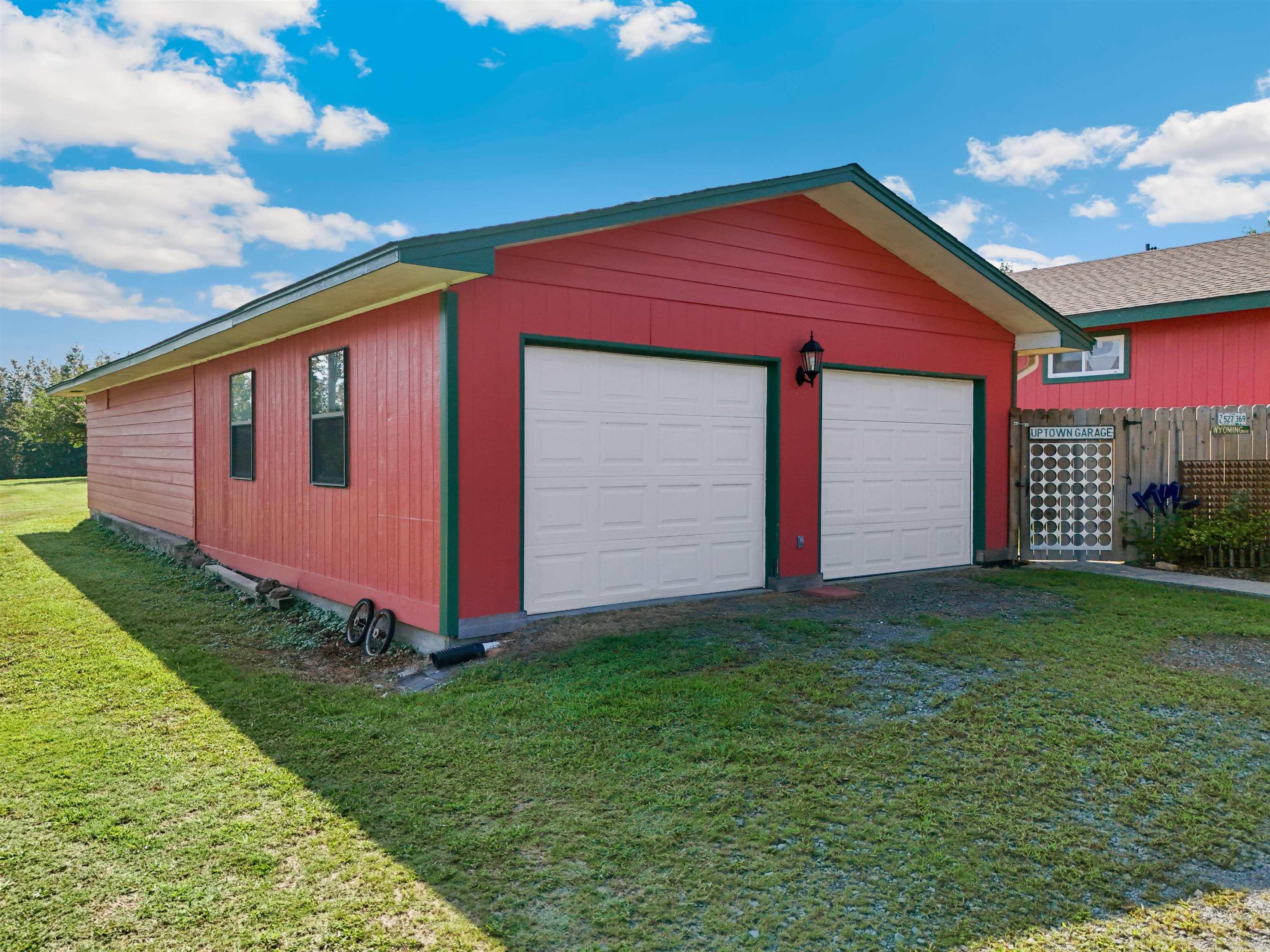 871 S 65  Clinton, AR