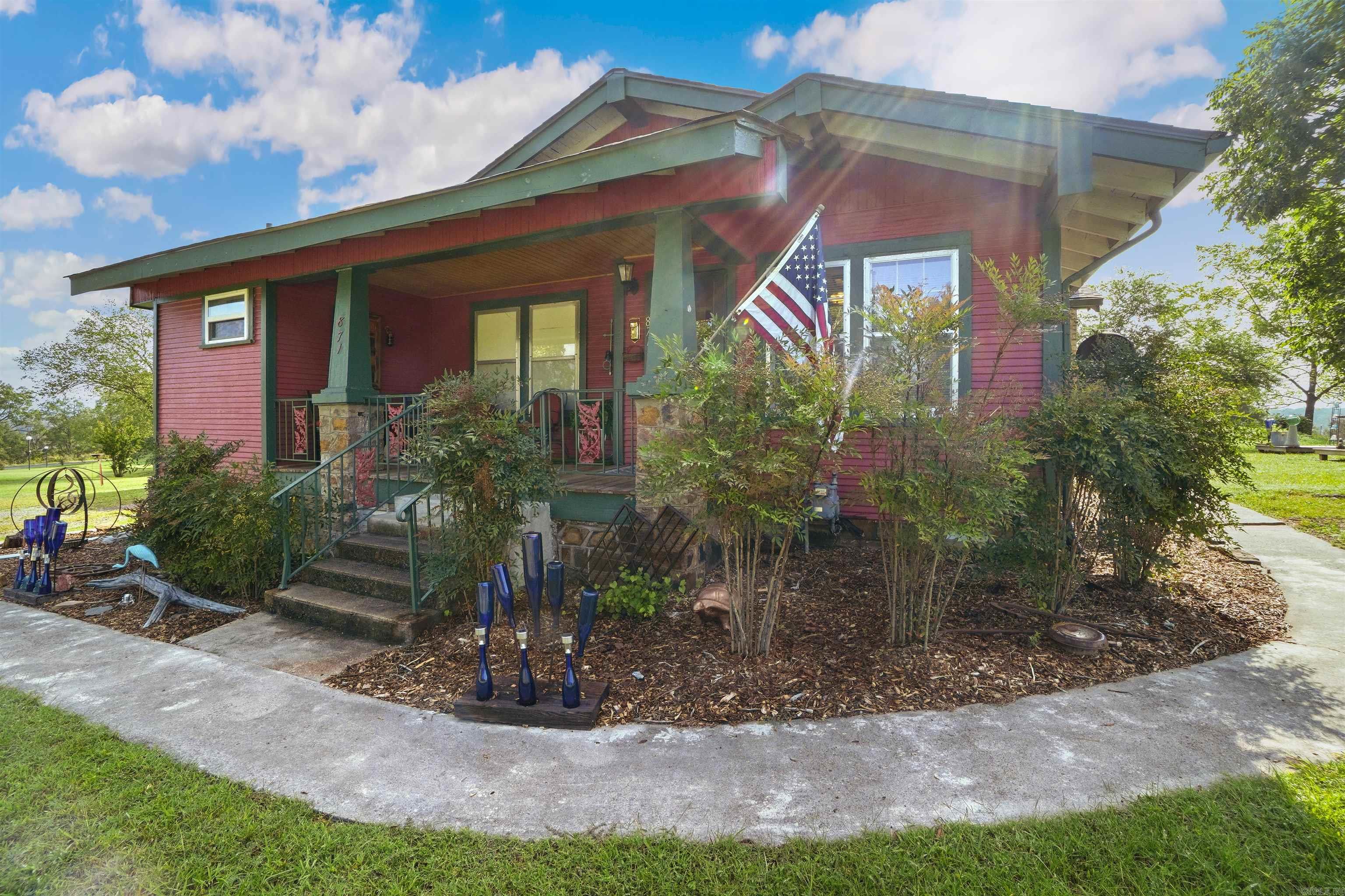 871 S 65  Clinton, AR