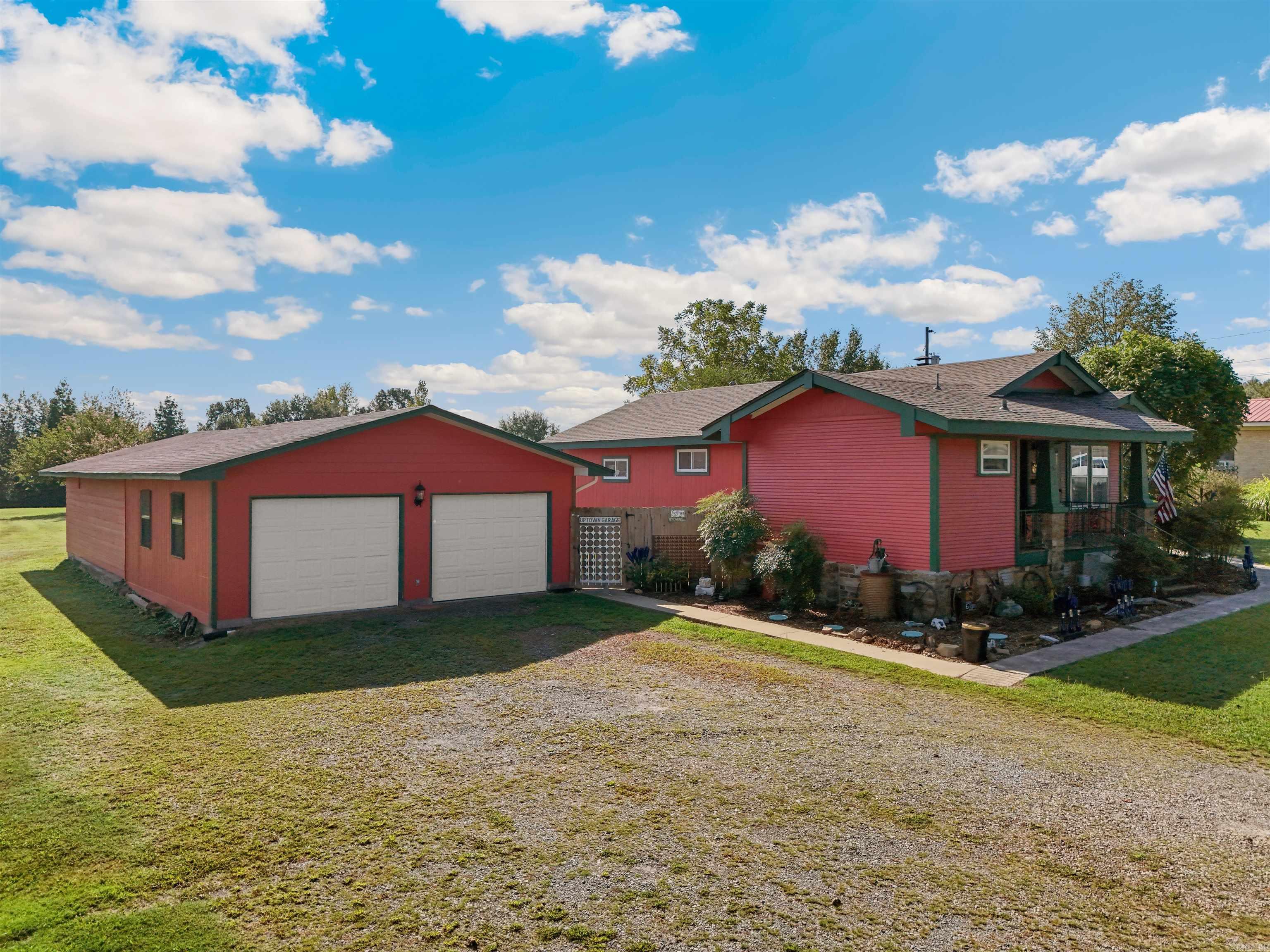 871 S 65  Clinton, AR