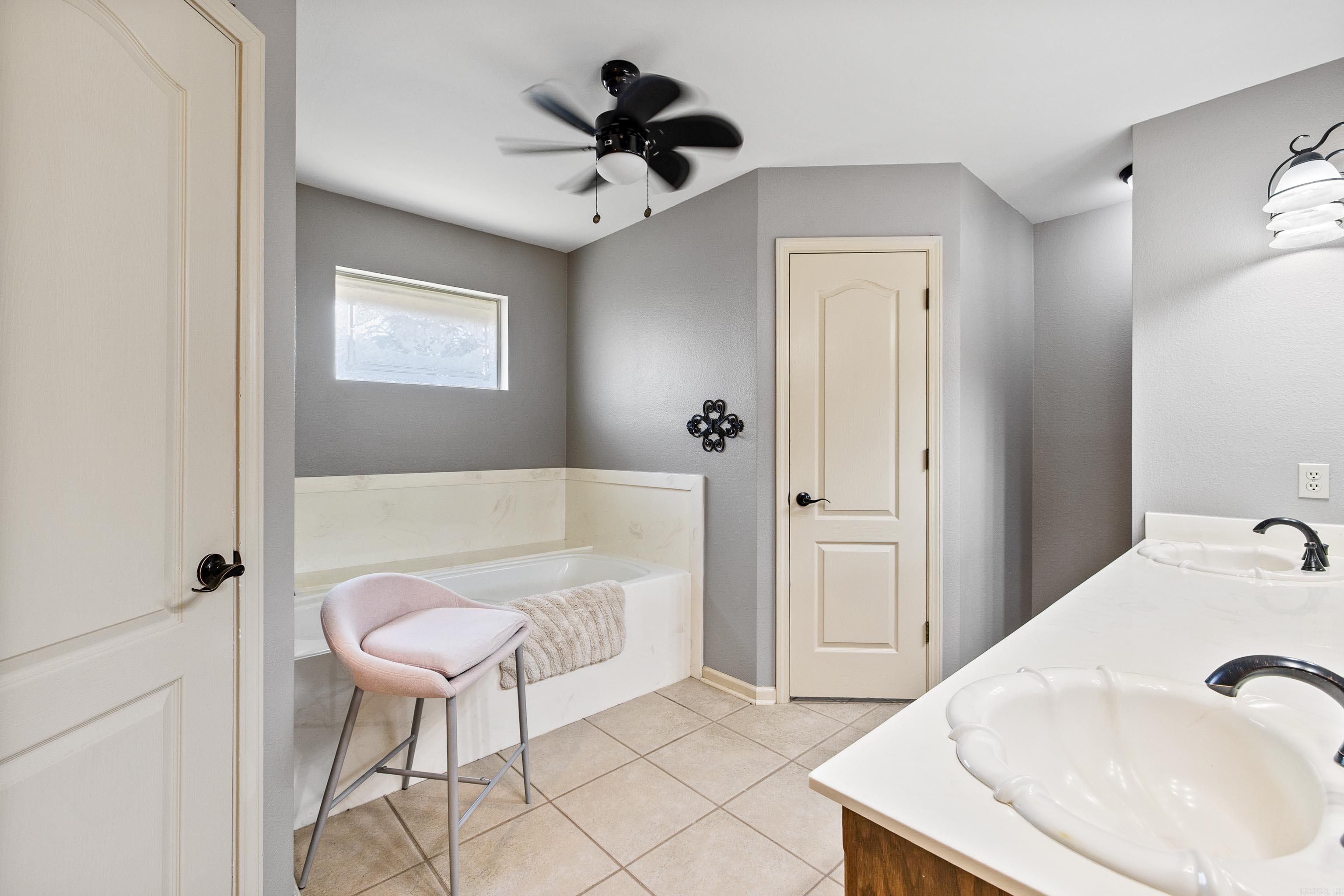 1045 Cambridge  Benton, AR