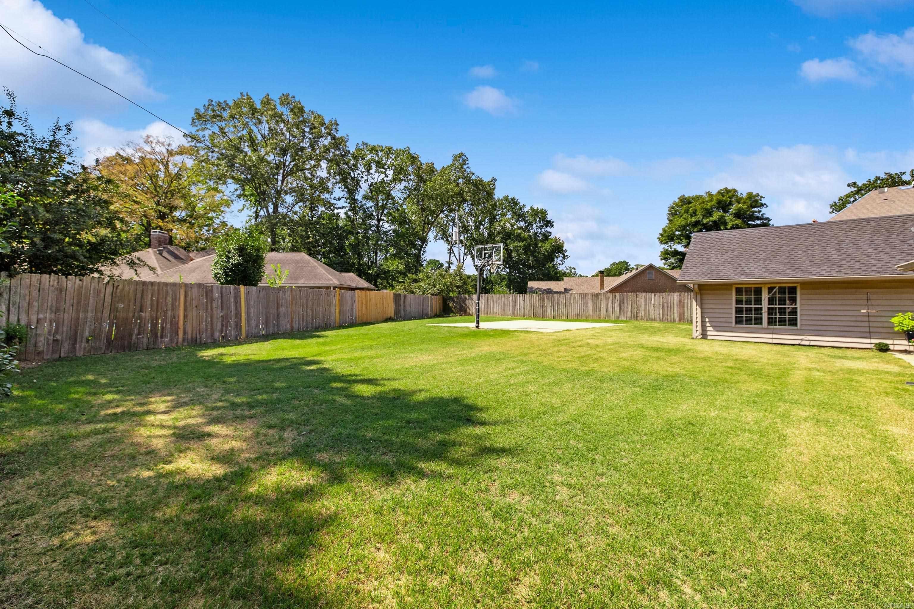 1045 Cambridge  Benton, AR