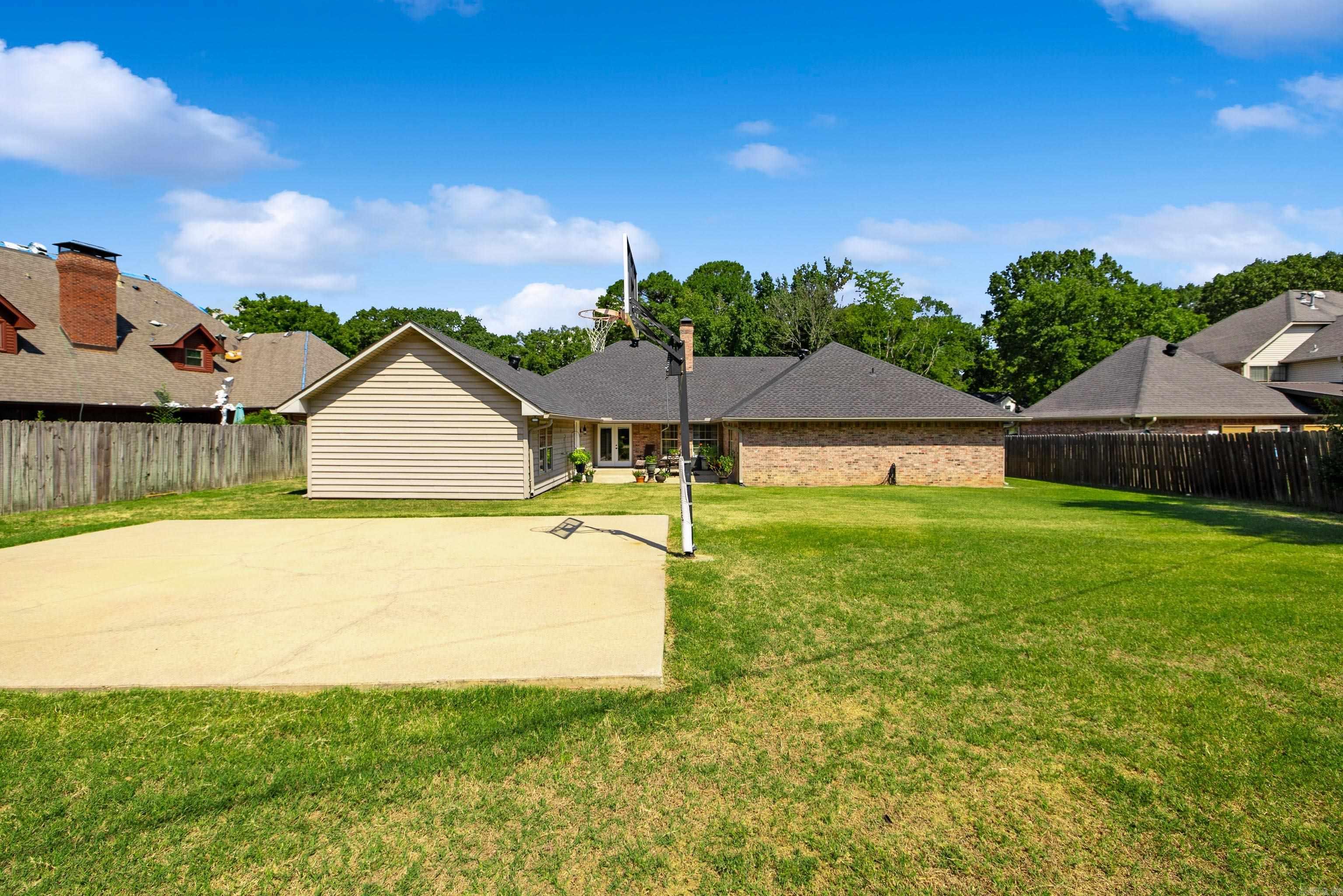 1045 Cambridge  Benton, AR