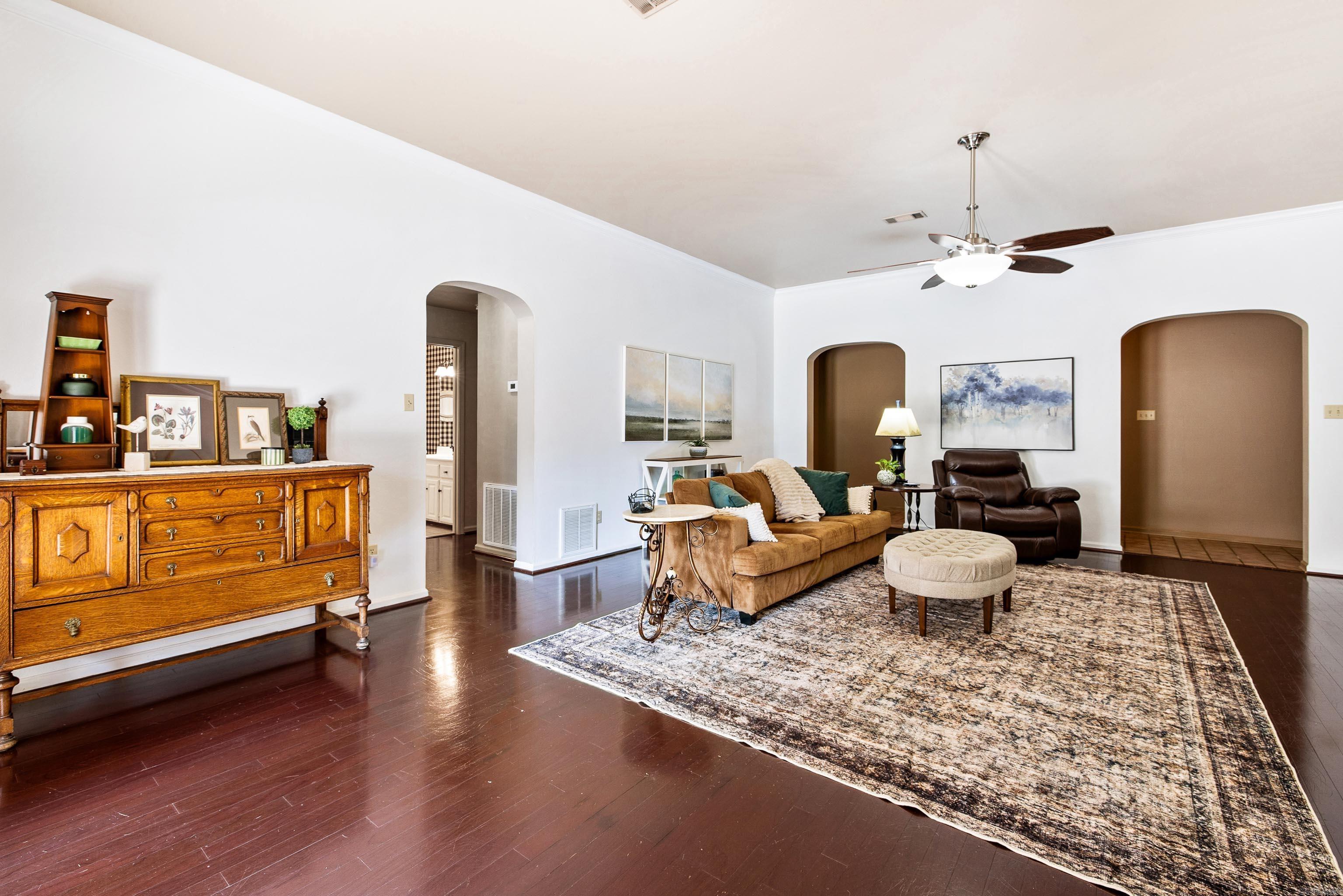 1045 Cambridge  Benton, AR